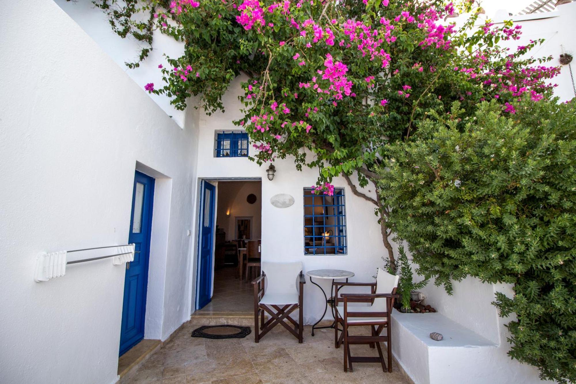 Lithies Traditional Homes Firostefani