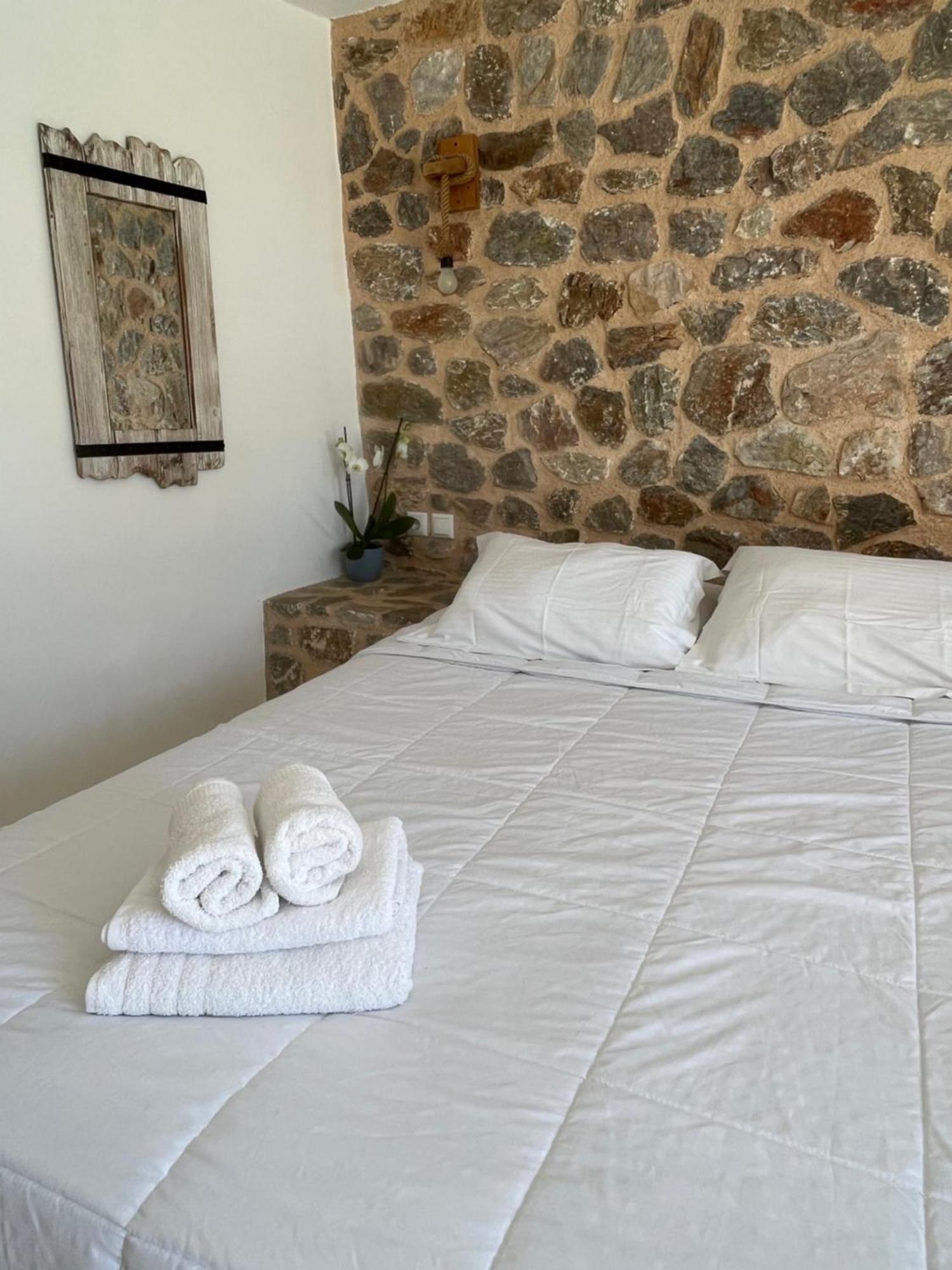 Sakas Residences Karterados (Santorini)