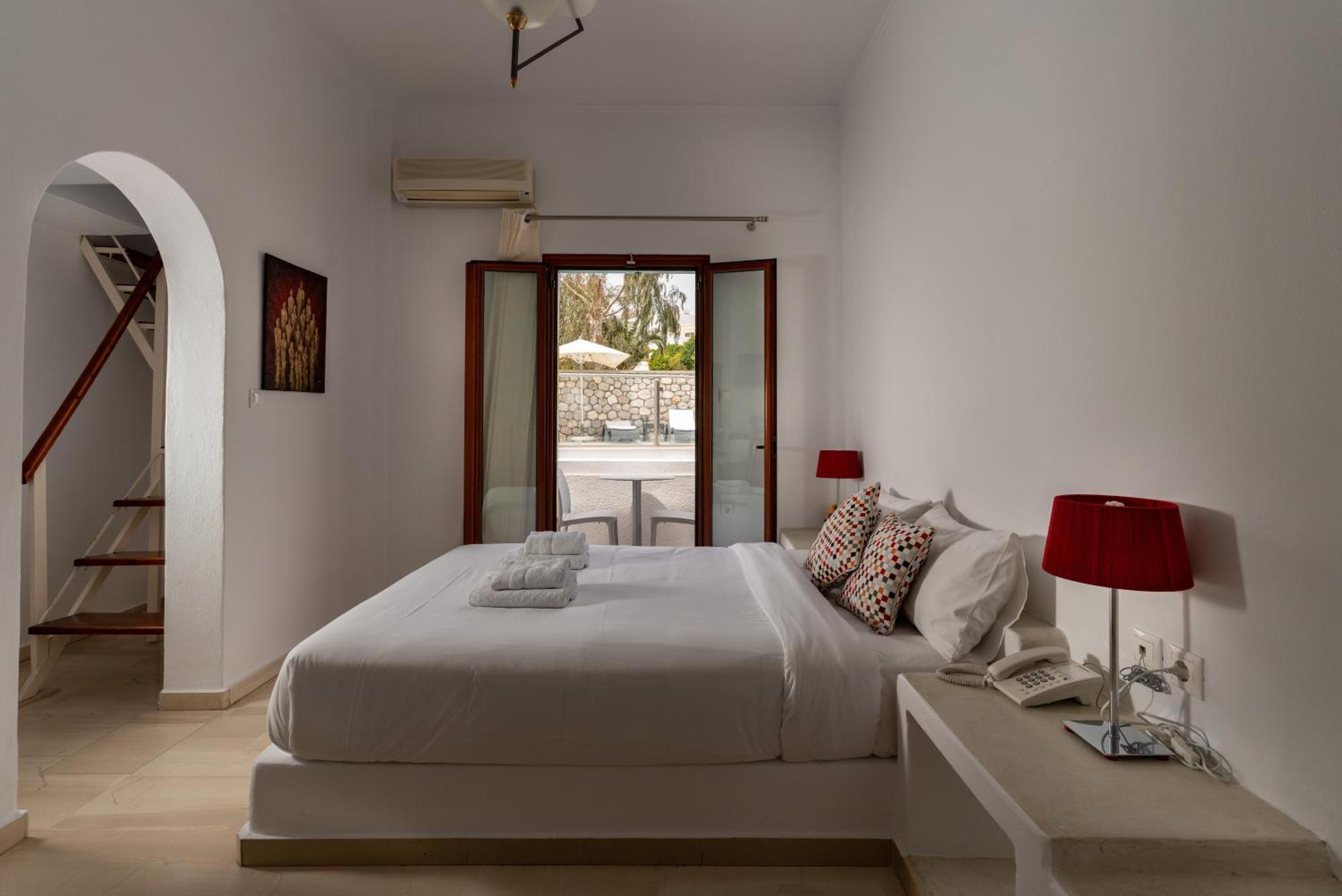 Anamnesis Fira (Santorini)