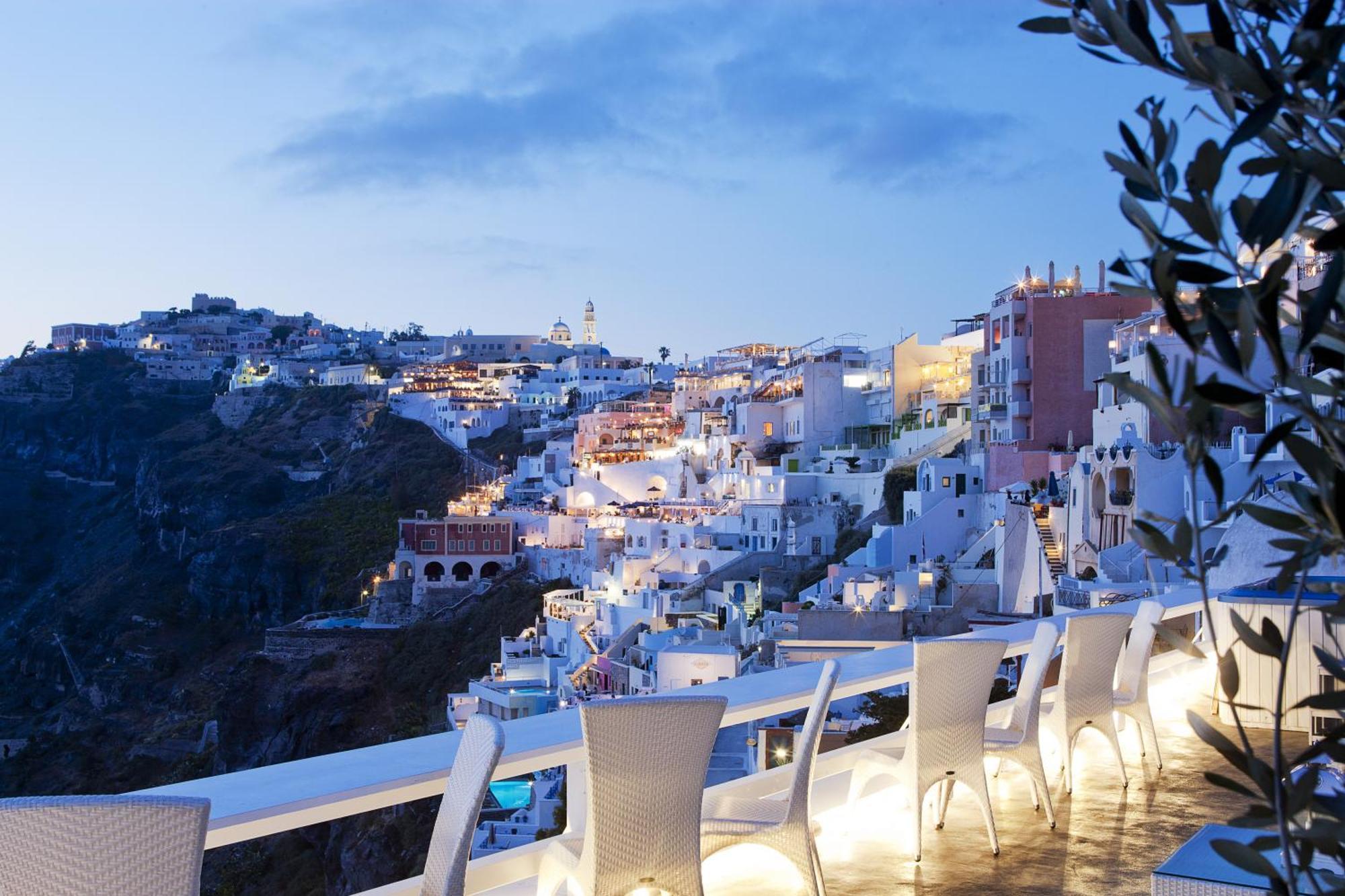 Thireas Fira (Santorini)