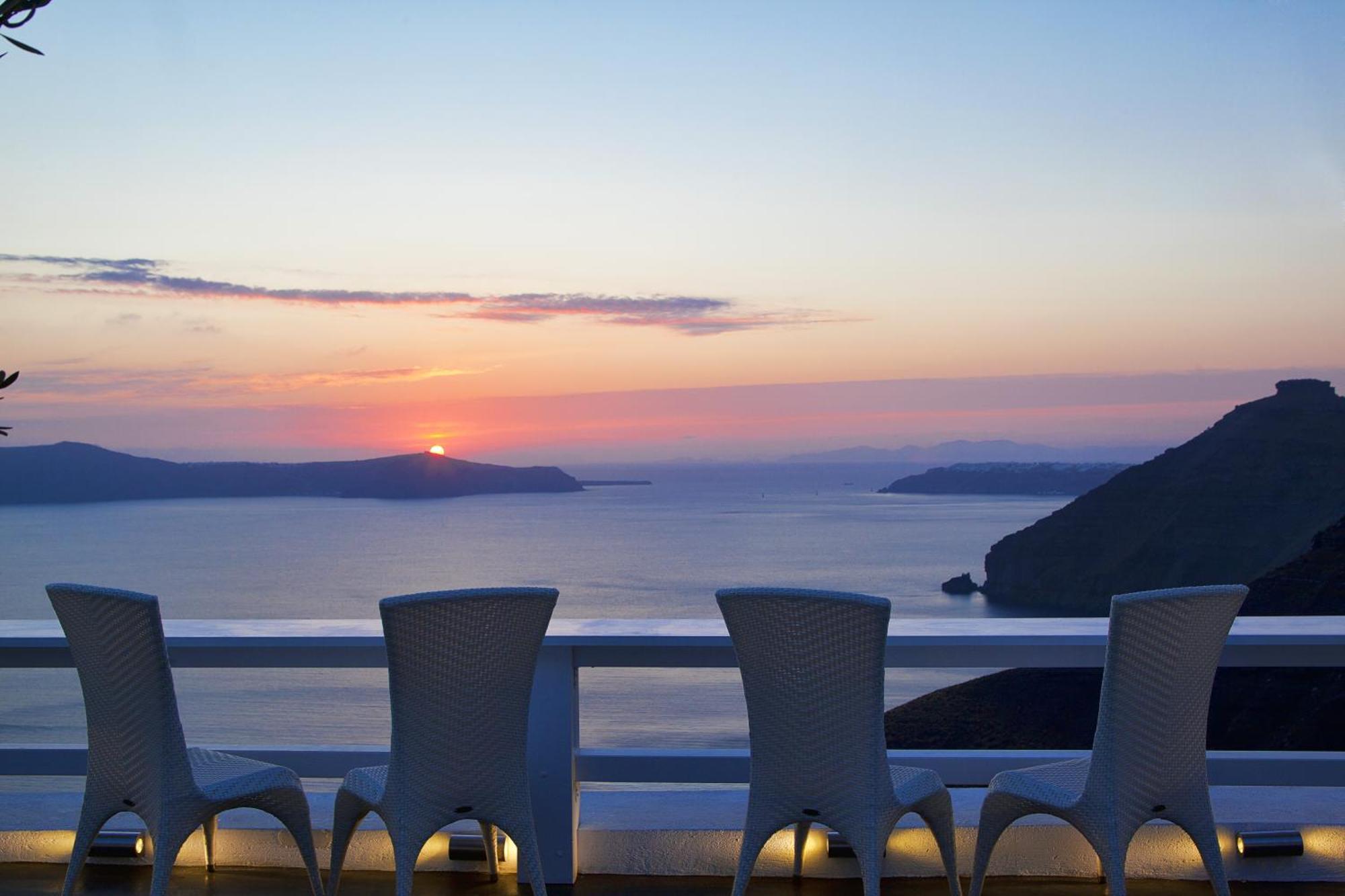 Thireas Fira (Santorini)