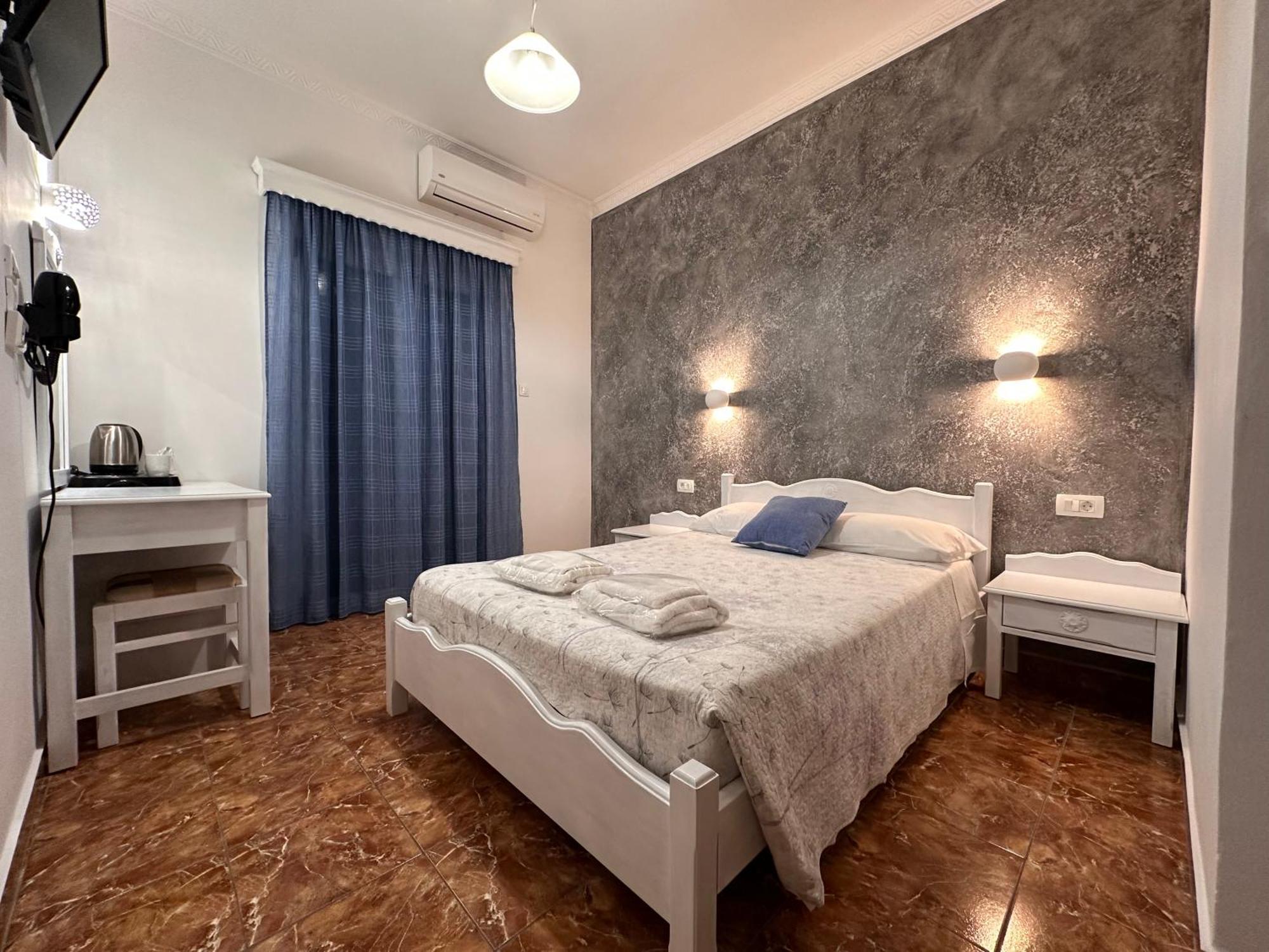 Guest house Ilios Fira (Santorini)