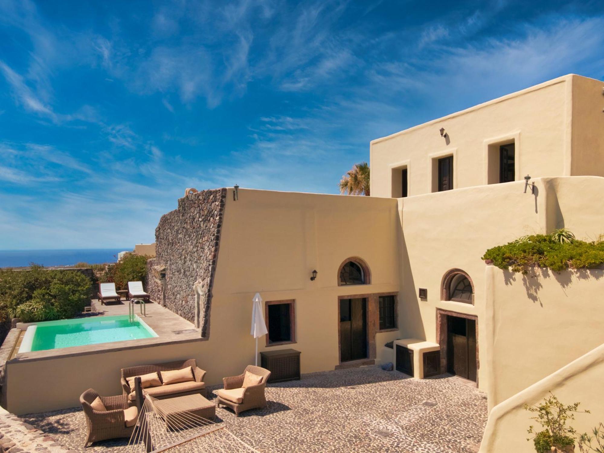 Santorini Heritage * Megalochori (Santorini)