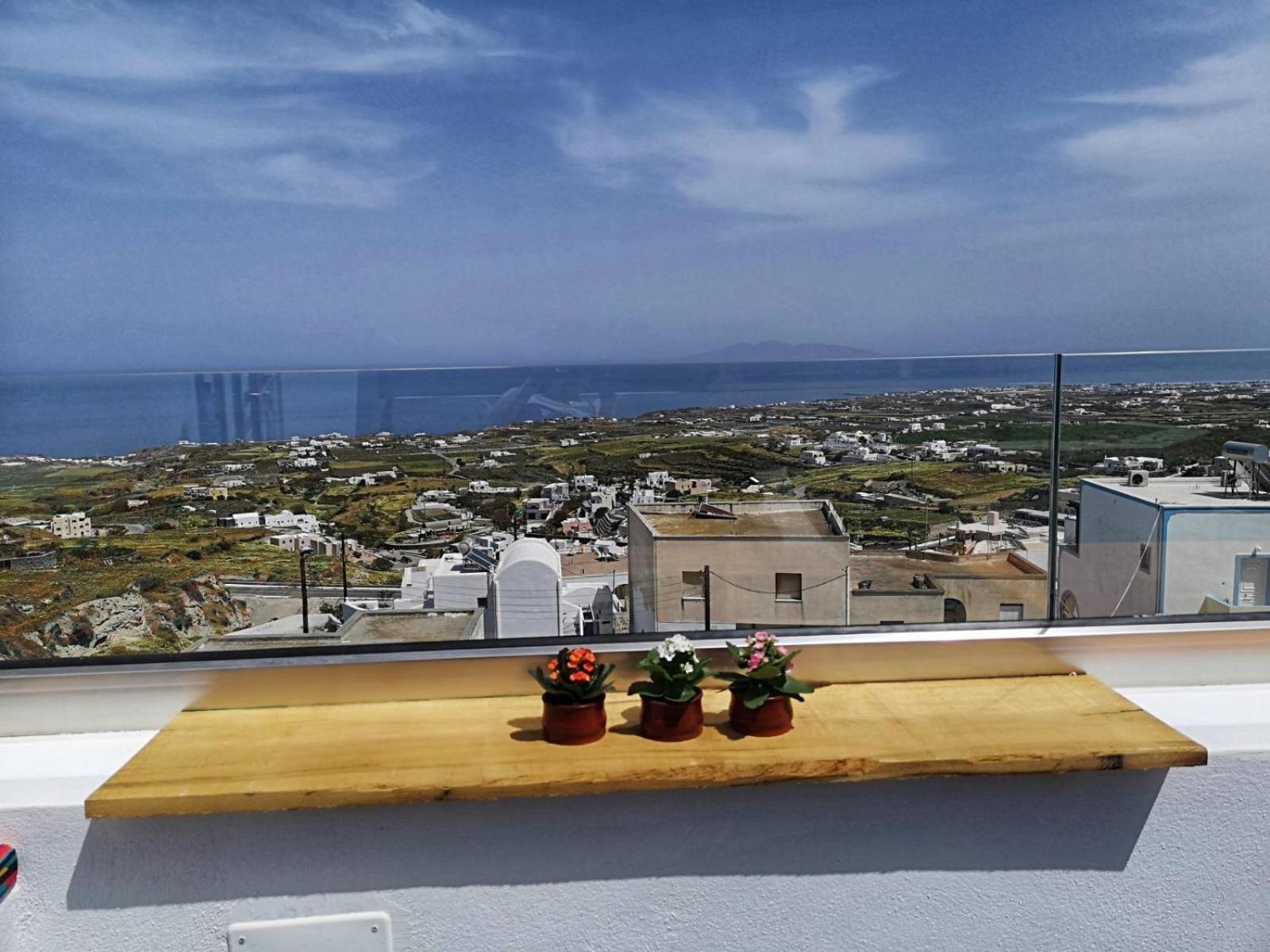 Amerisa & Hotel Fira (Santorini)