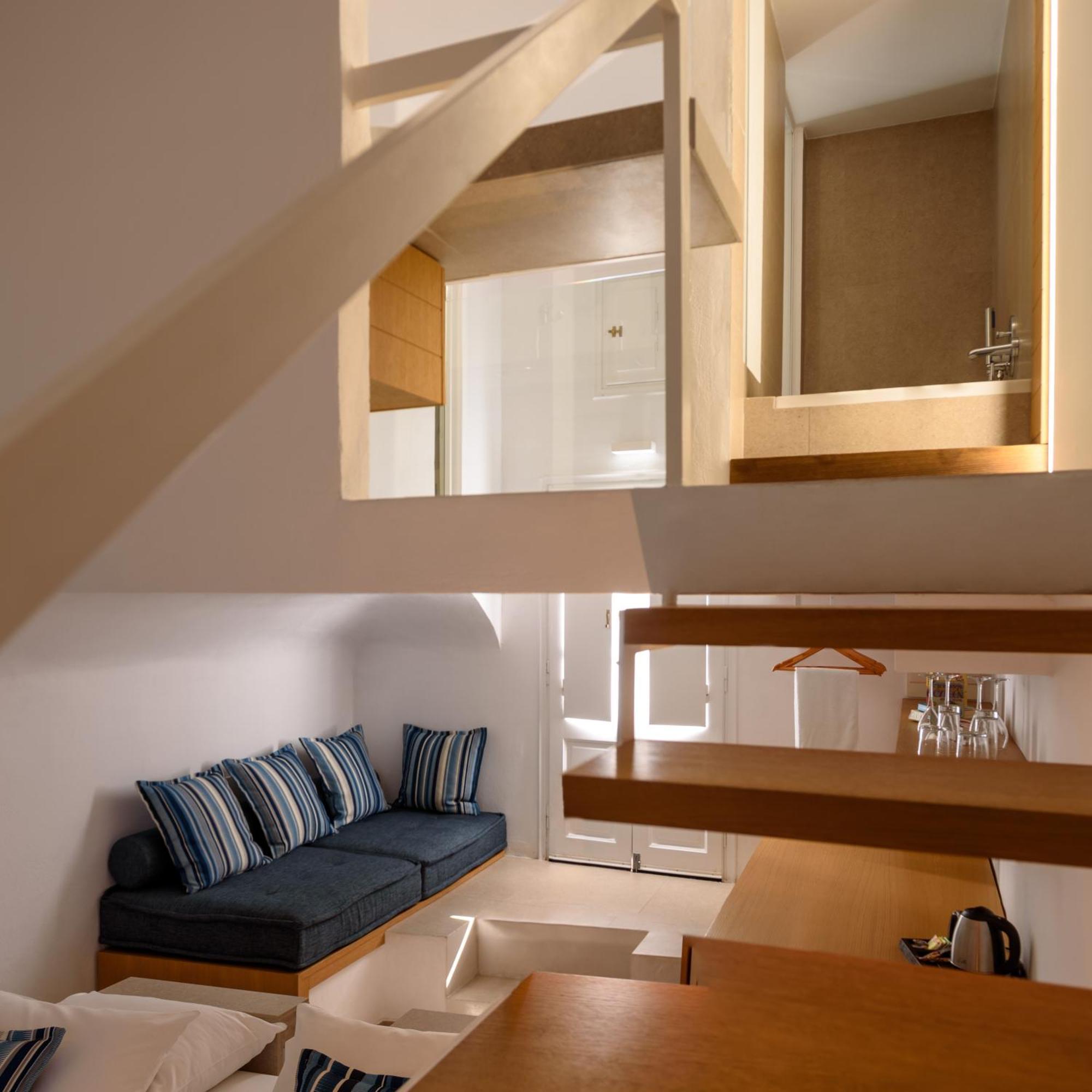 Muses Cycladic 3* Oia (Santorini)