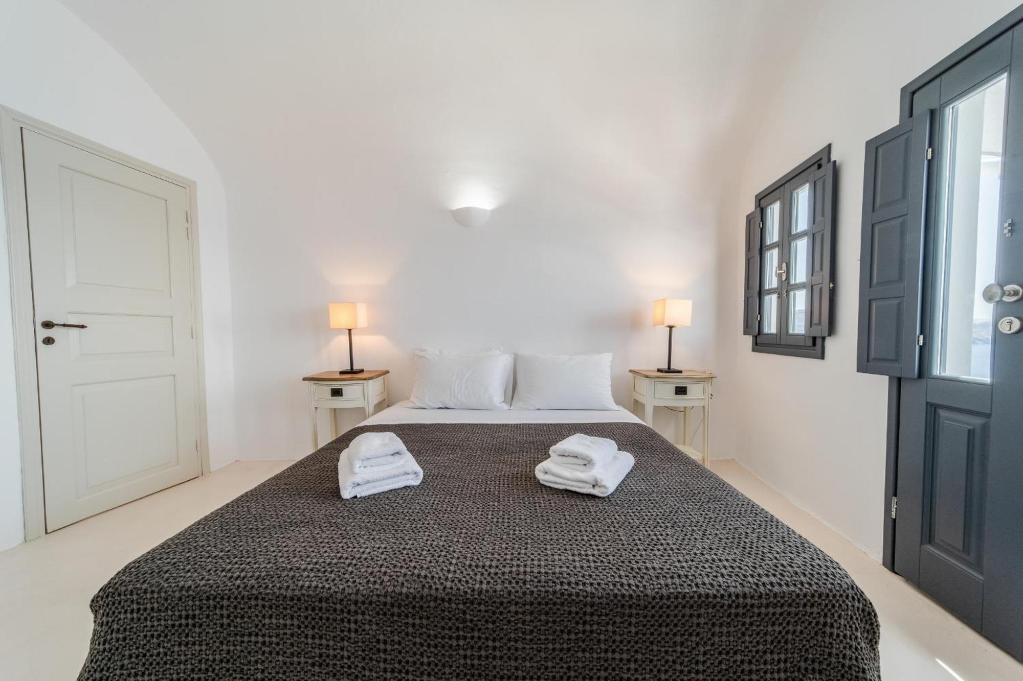 Nostos Apartment Oia (Santorini)