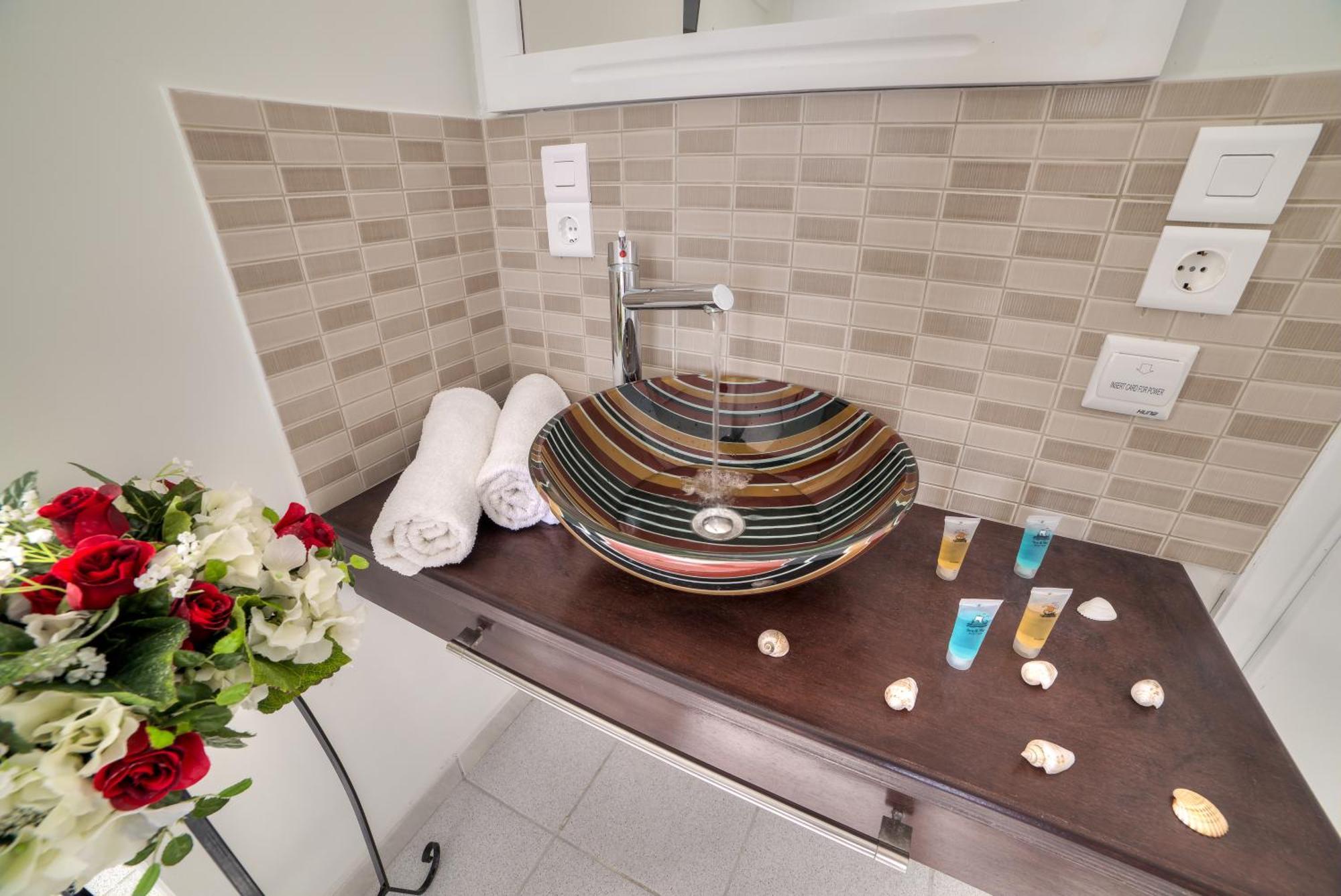 Pantheon Aparthotel 4*