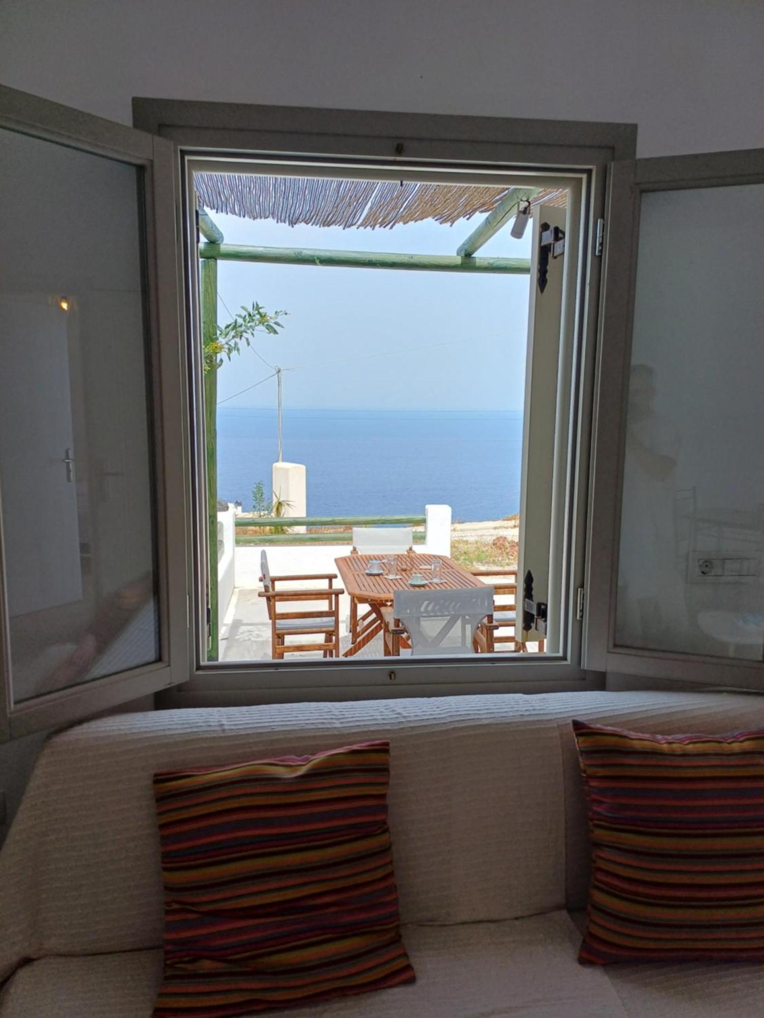 'irene' Cycladic House With Sunrise And Sea View! Holiday home Foinikia (Santorini)