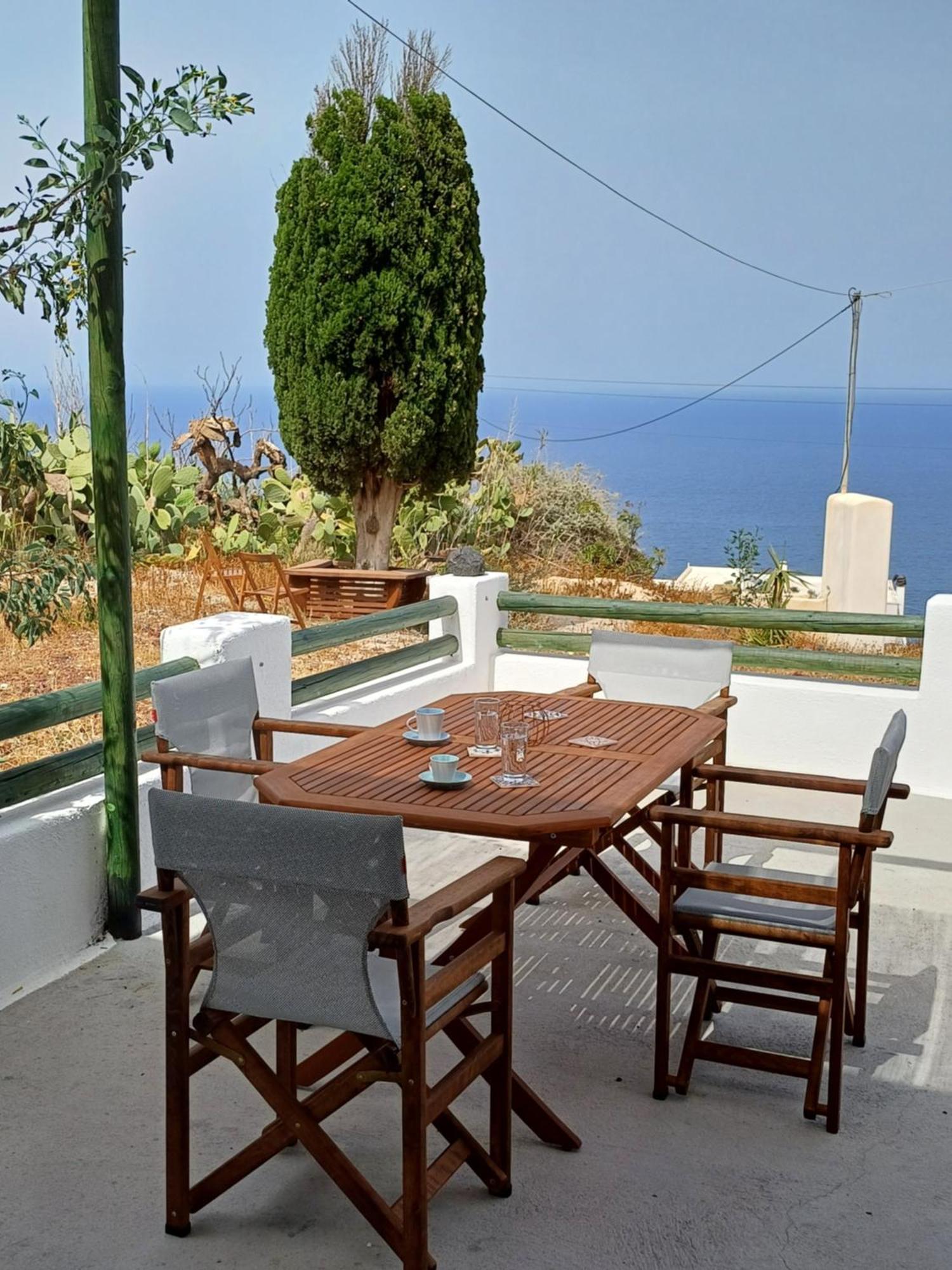 'irene' Cycladic House With Sunrise And Sea View! * Foinikia (Santorini)