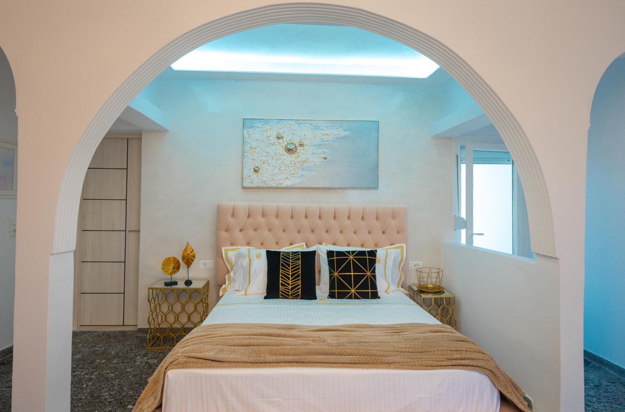 Aina Apartment Karterados (Santorini)