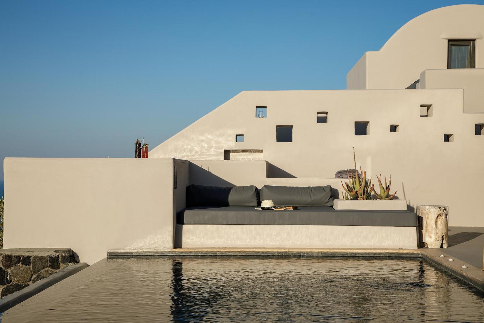 North Santorini - A Luxury Pousada