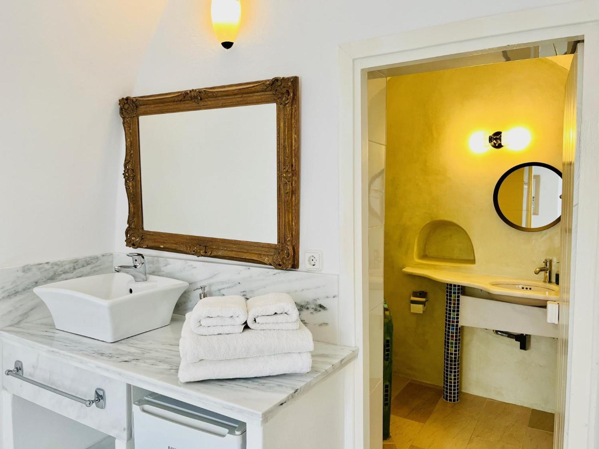 Hotel Le Petit Greek Fira (Santorini)