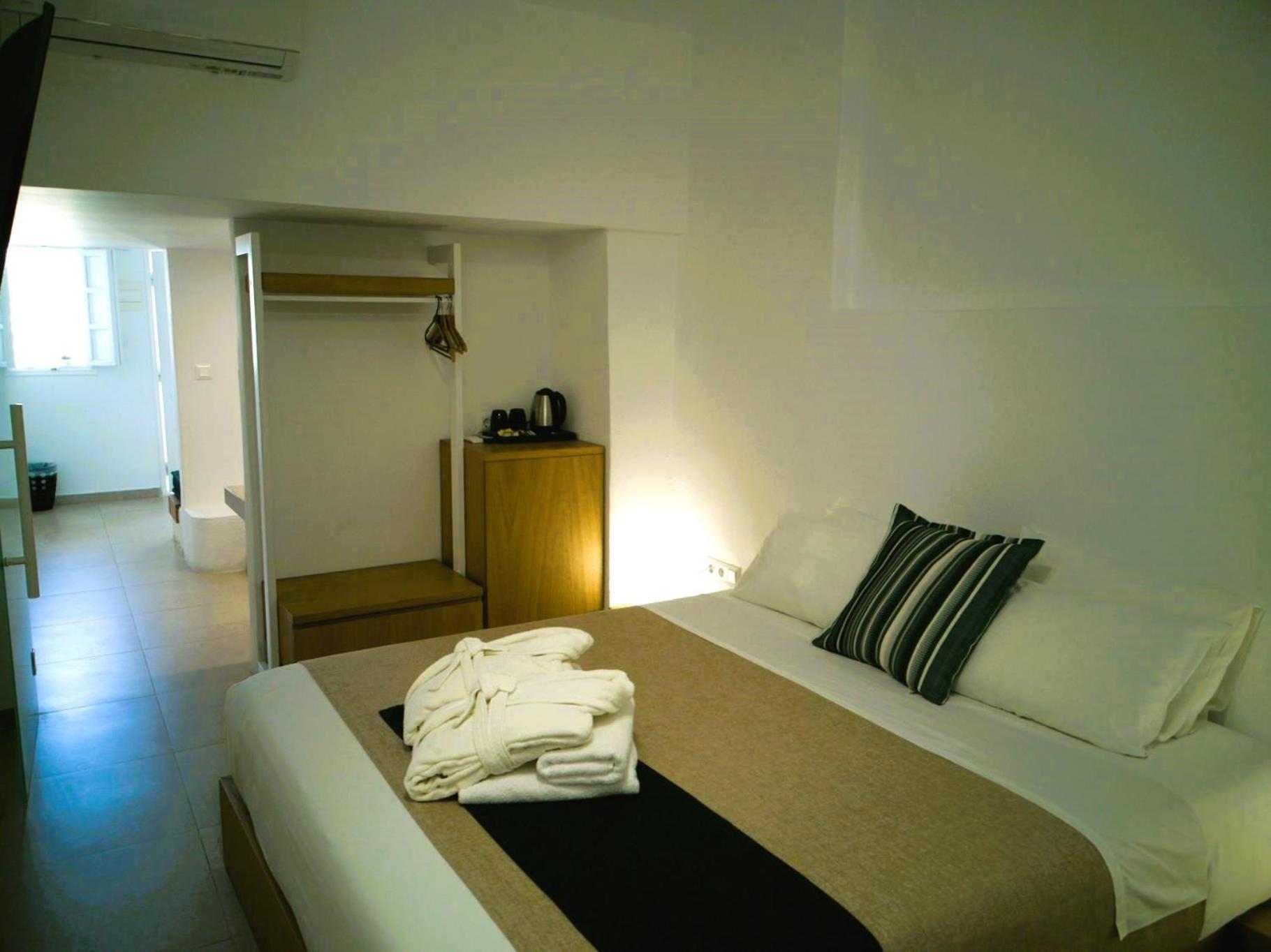 Muses Cycladic 3*