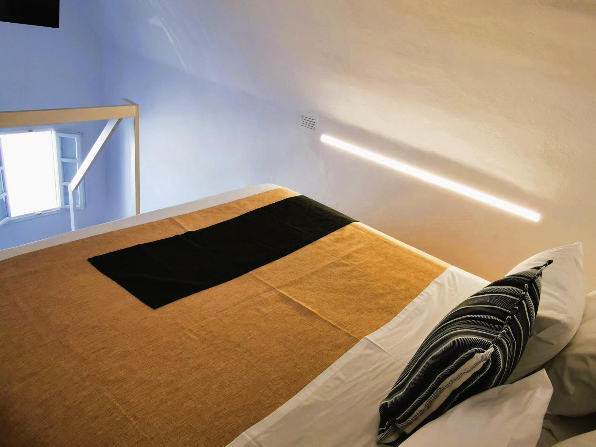 Muses Cycladic 3* Oia (Santorini)