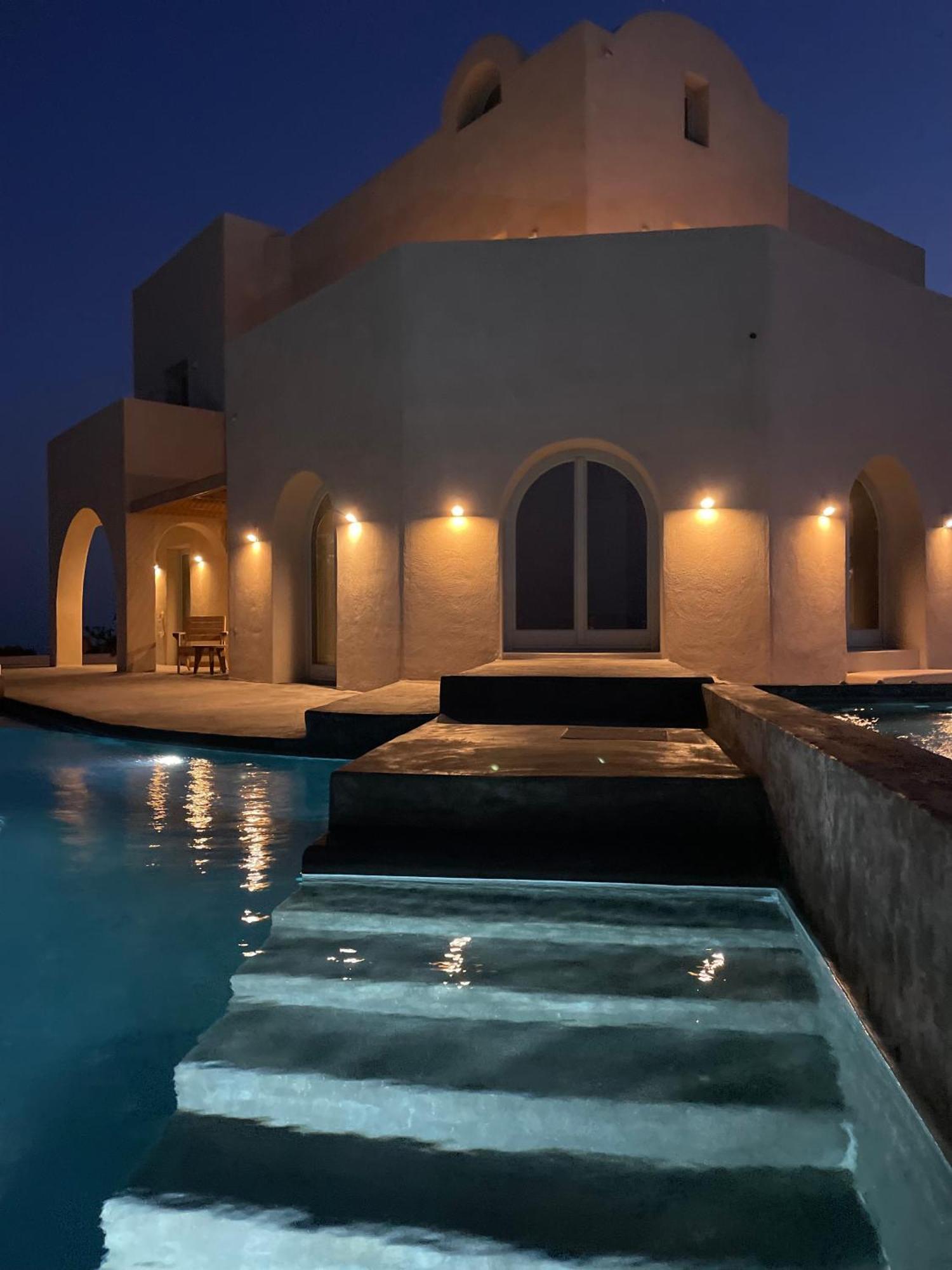 Villa Akrorama Private And *