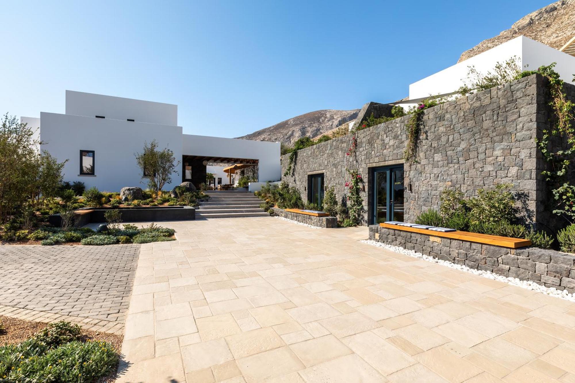 Sandblu 5* Kamari (Santorini)