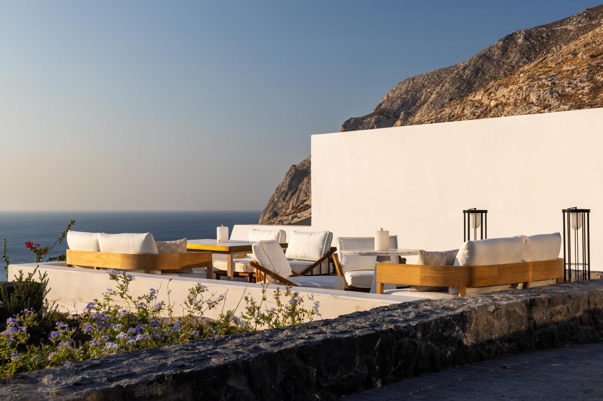 Sandblu 5* Kamari (Santorini)