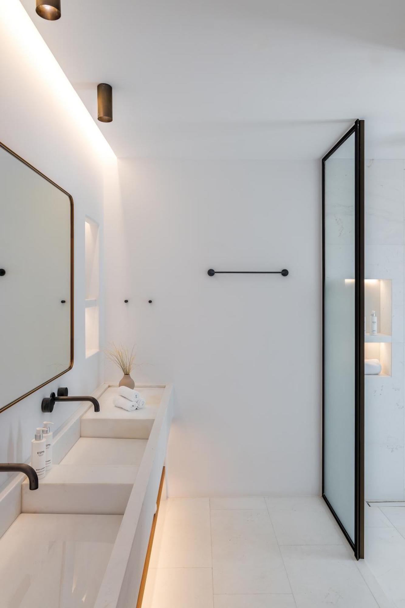 Sandblu 5* Kamari (Santorini)