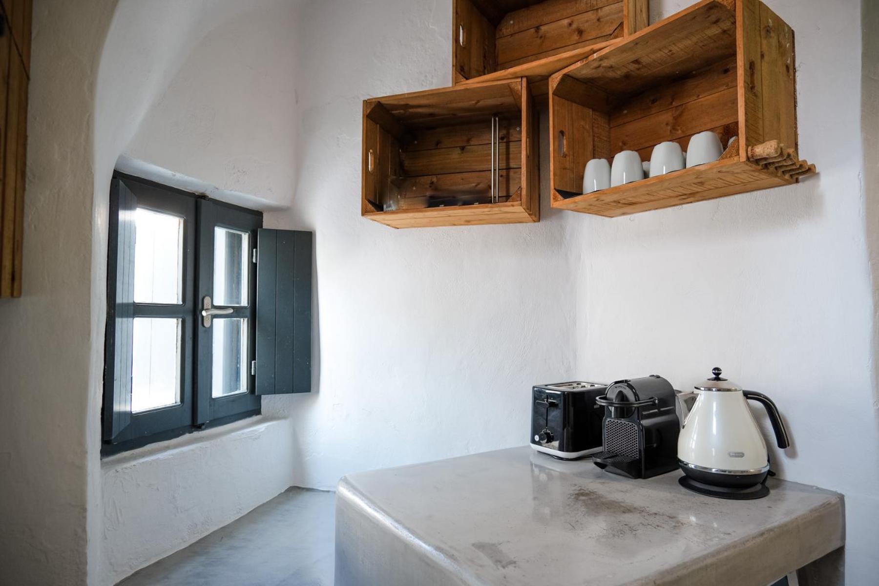 1906 Cave Apartment *