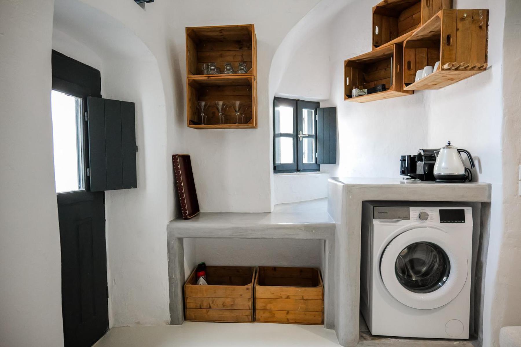 1906 Cave Apartment