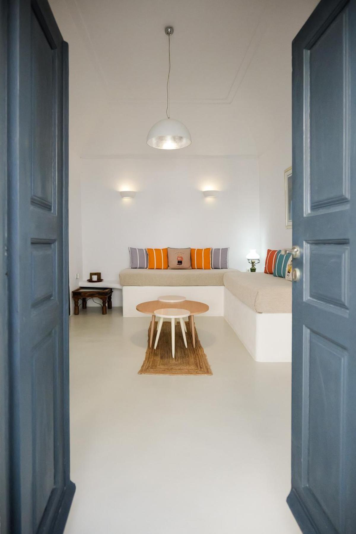 Apartment 1906 Cave *