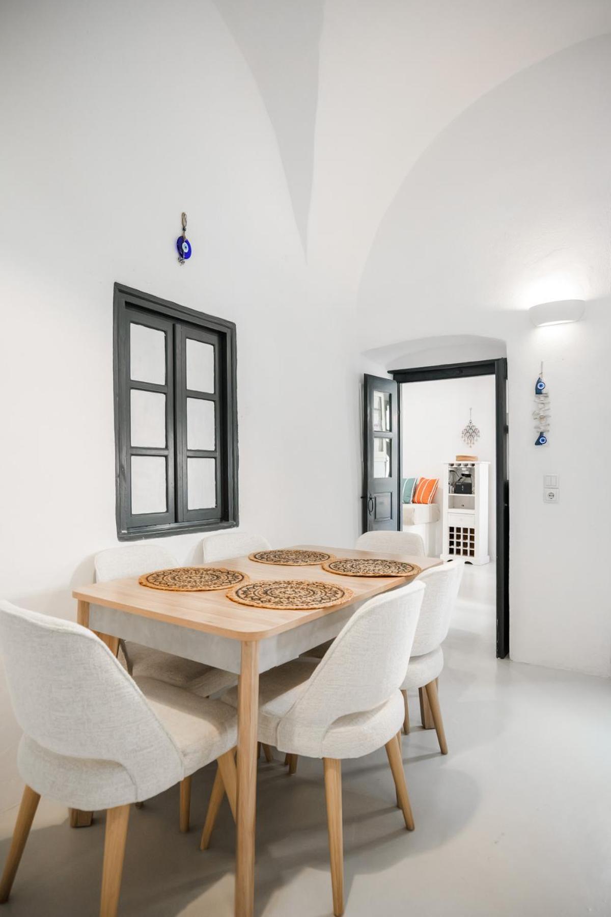 1906 Cave Apartment Pyrgos Kallistis