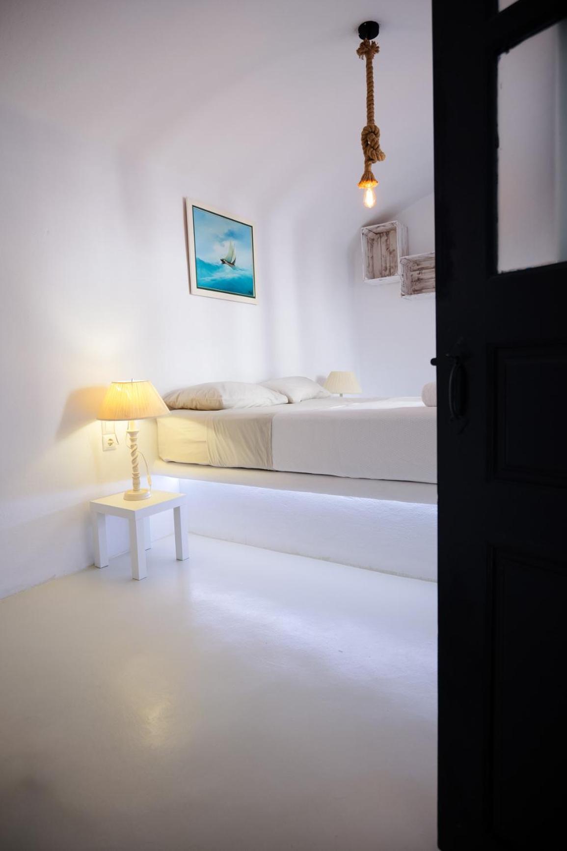 1906 Cave Apartment *