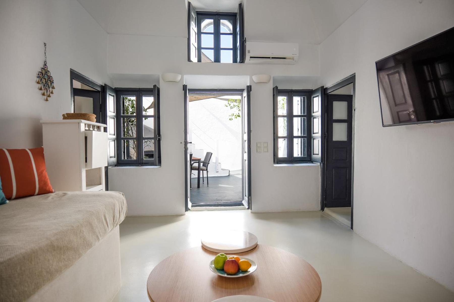 1906 Cave Apartment