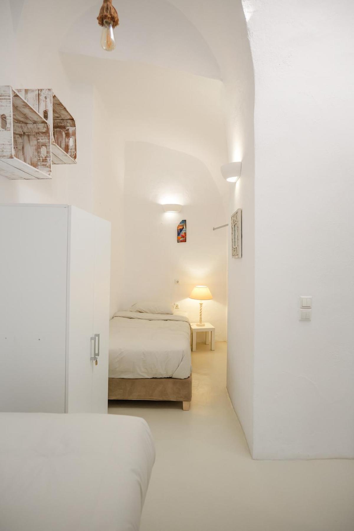 1906 Cave Apartment Pyrgos Kallistis