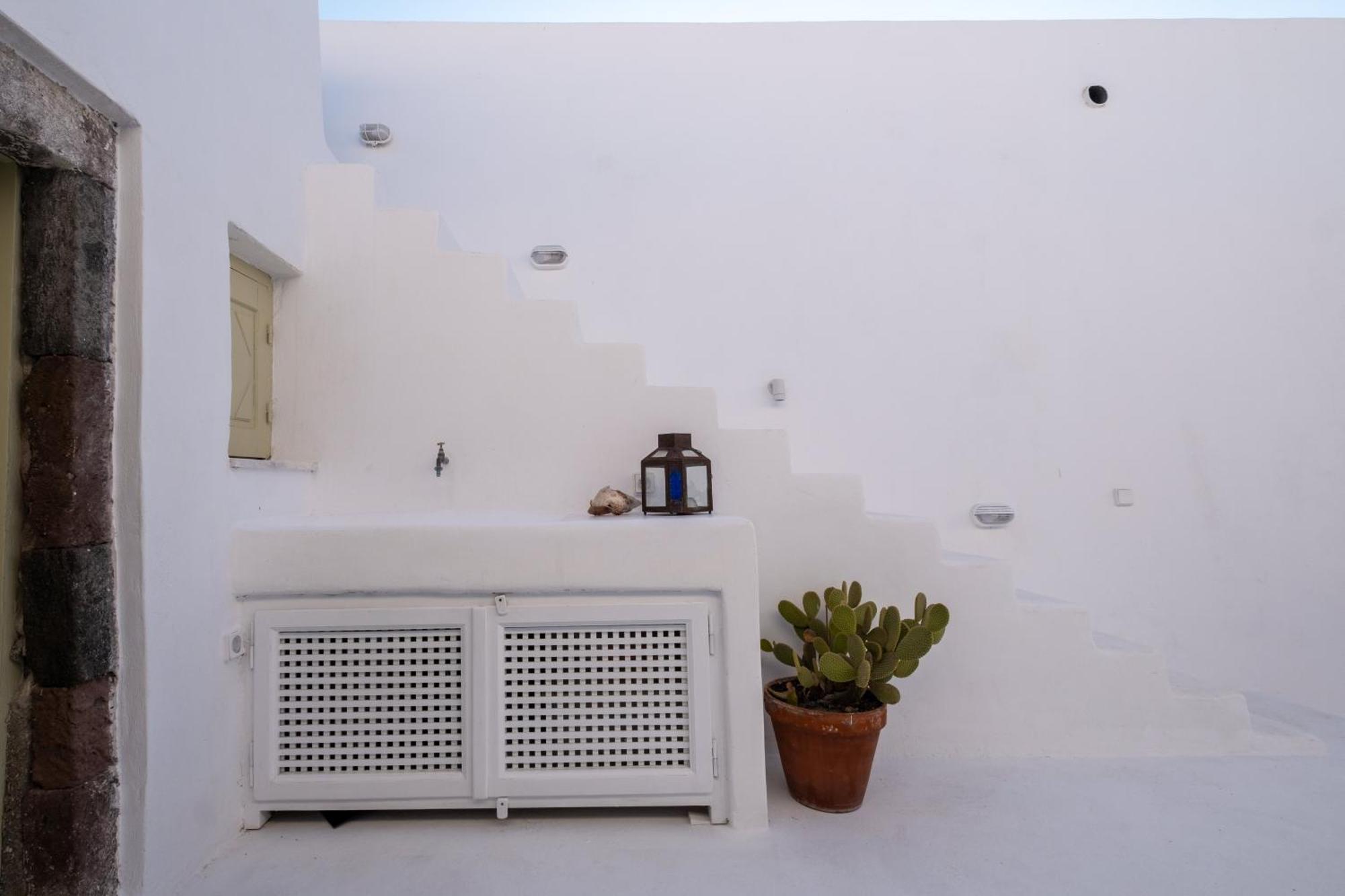 Art Canava Luxury Villa Fira (Santorini)