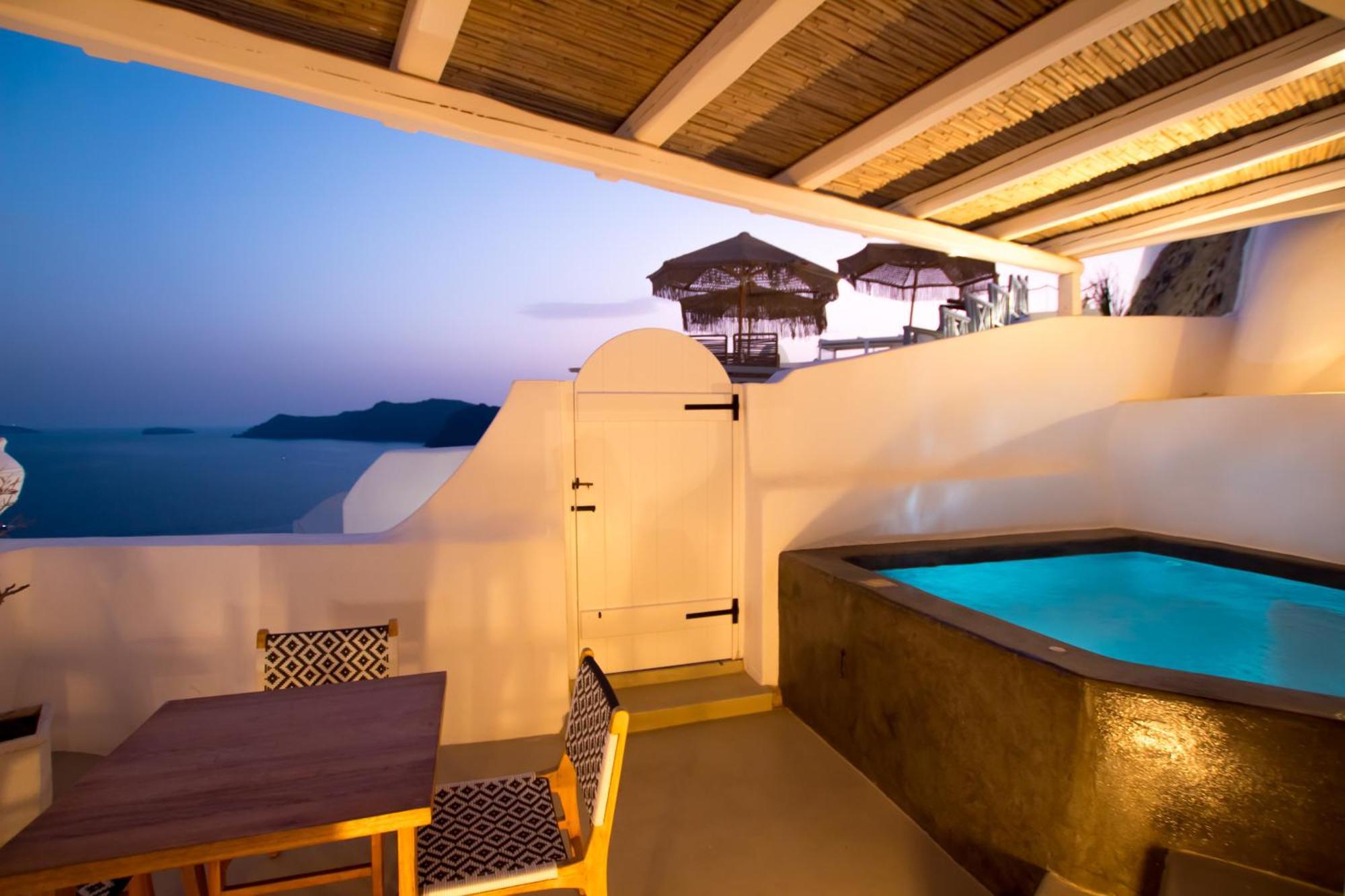 Kaleidoscope Cave Aparthotel 3*