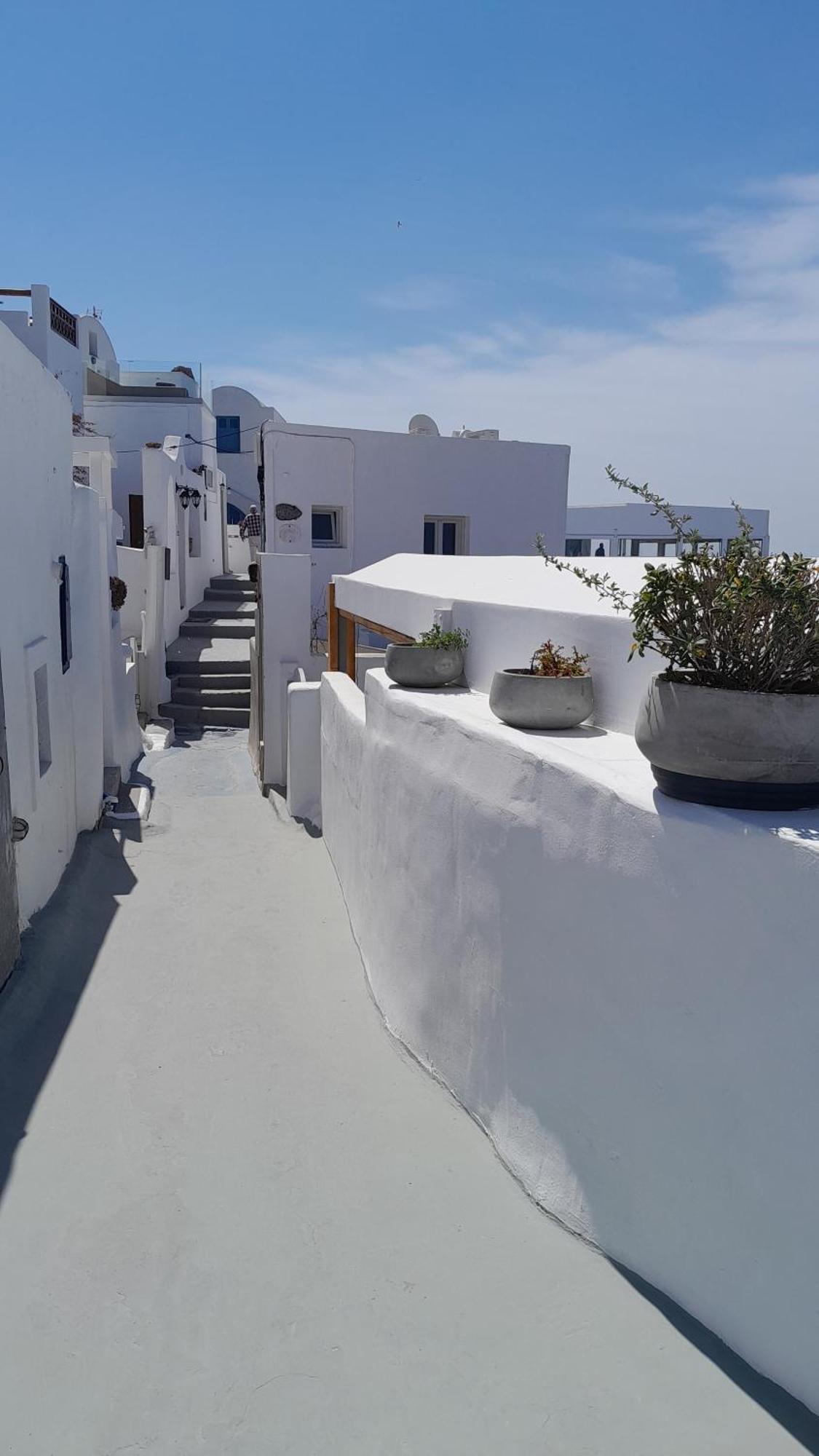 Cave Traditional House * Imerovigli (Santorini)