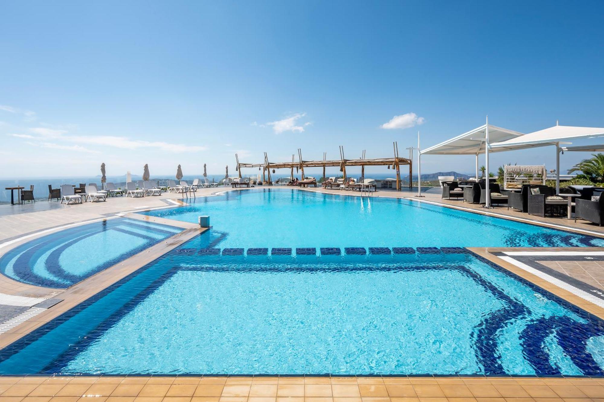 Smy Santorini & Hotel 4*