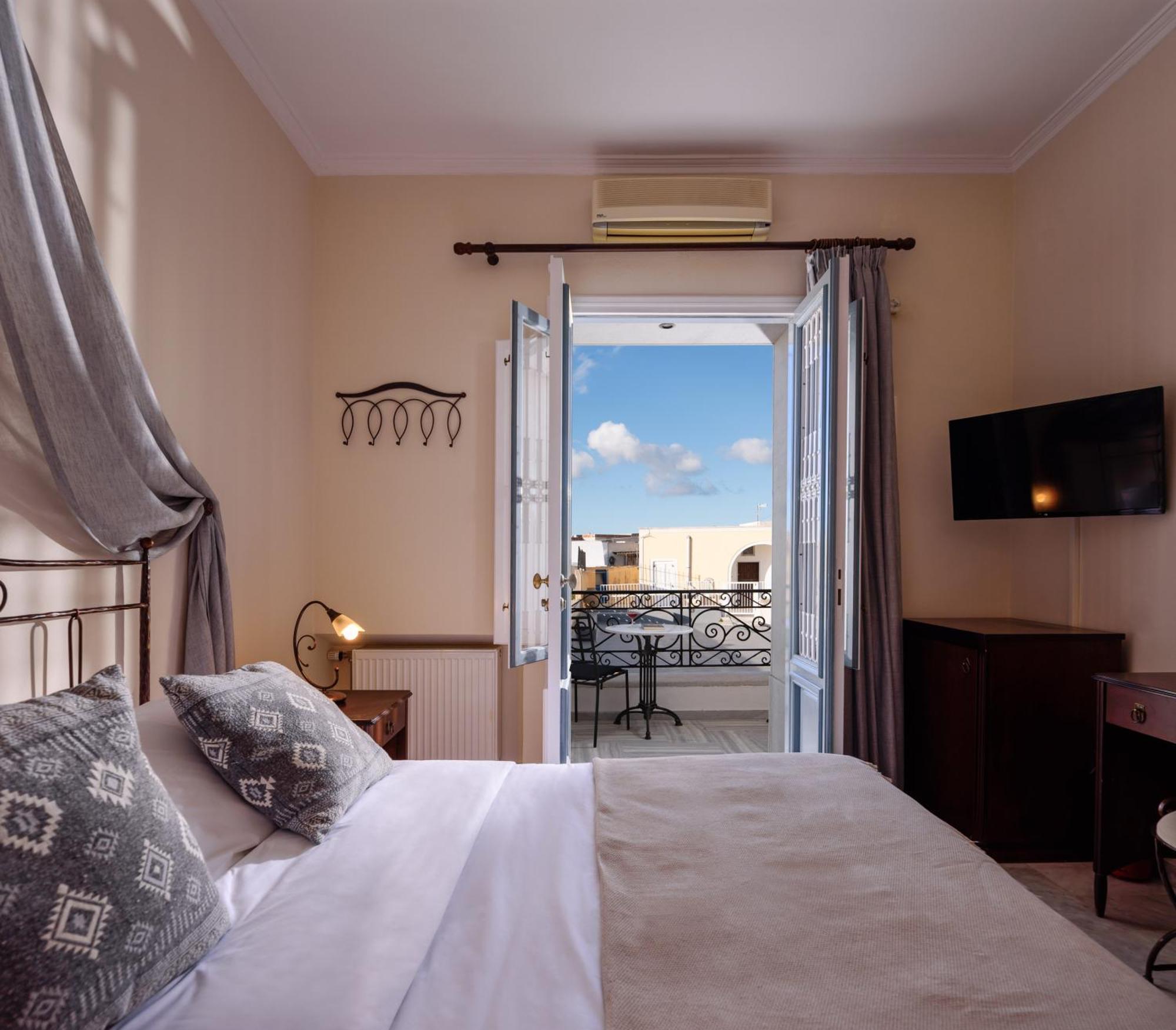 Hotel Ikio Concept Santorini Pýrgos