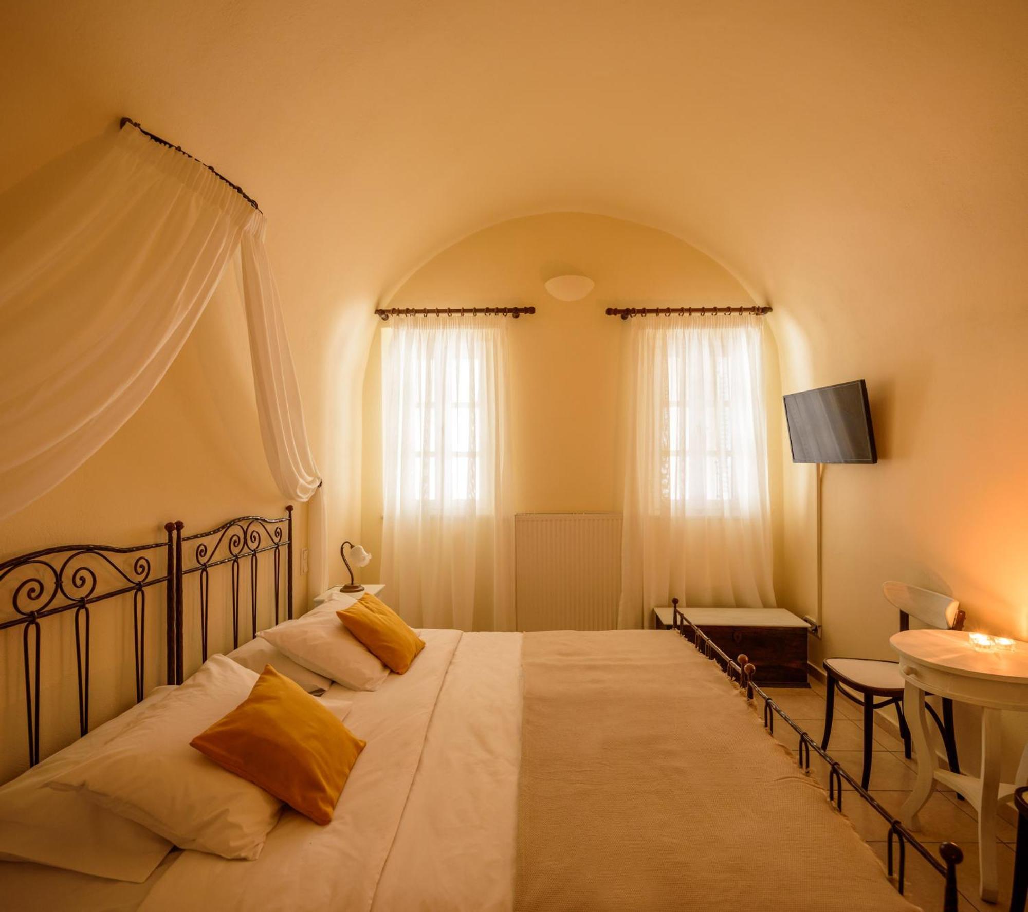 Hotel Ikio Concept Santorini Pýrgos