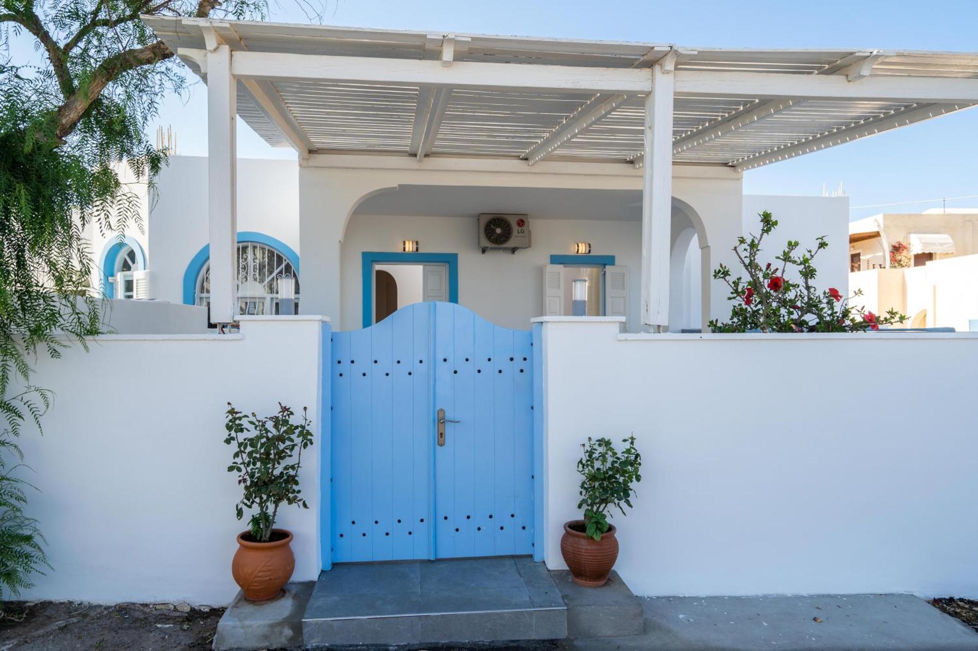 Kocis * Monolithos (Santorini)