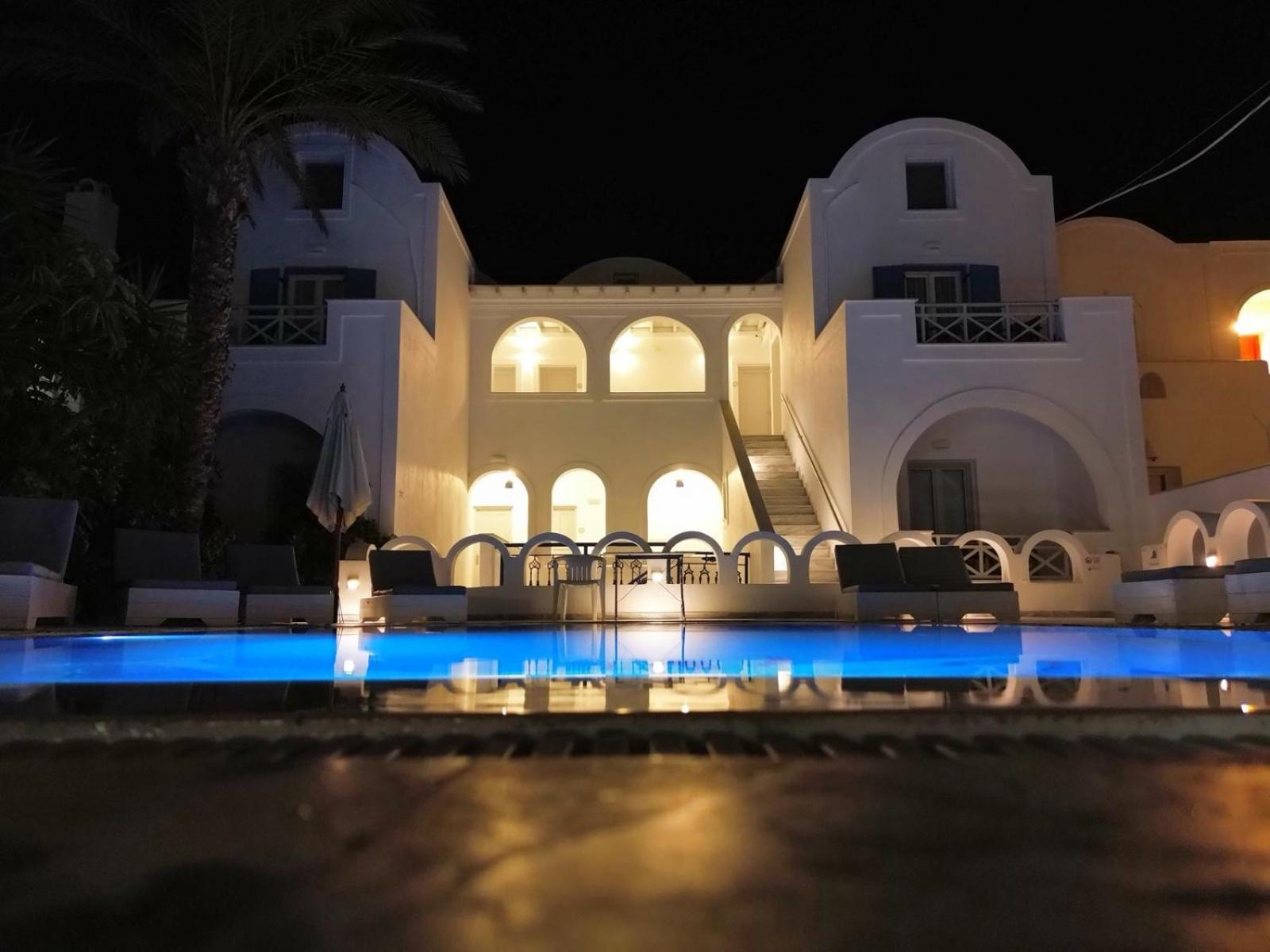 George 3* Karterados (Santorini)