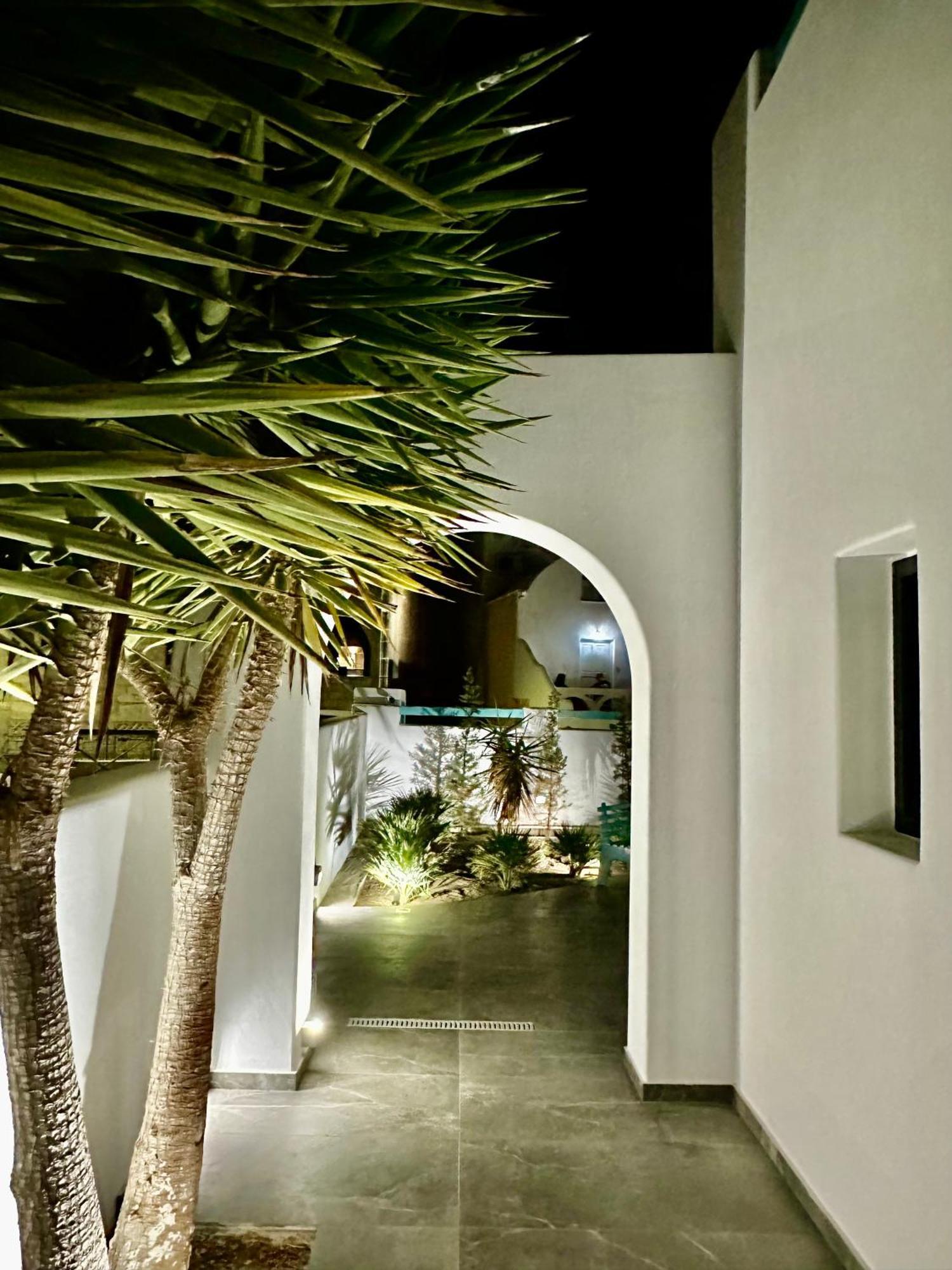 Santorini Miracles Suites, Adults Only *