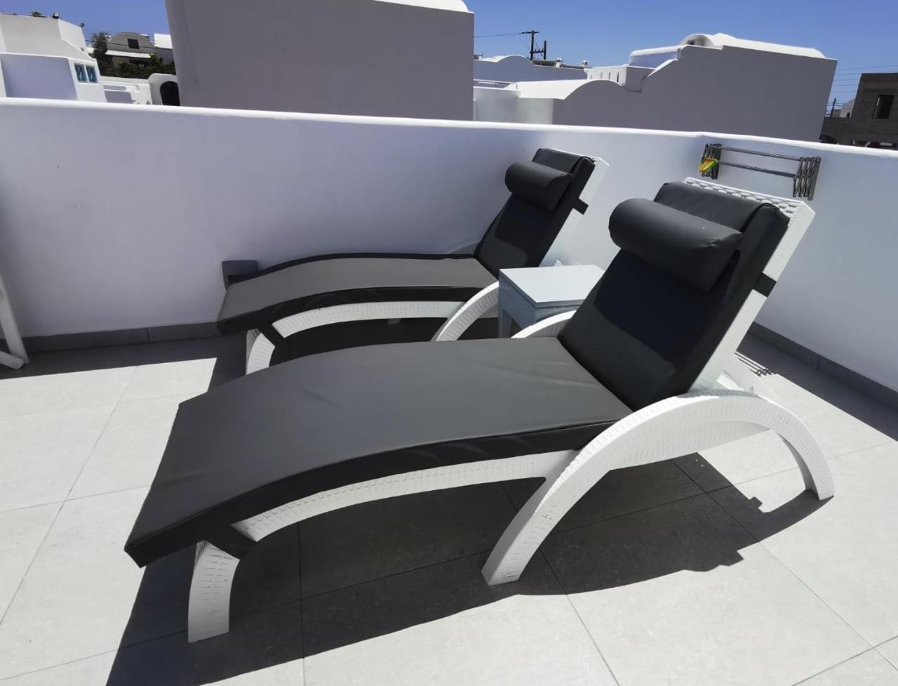 Santorini Miracles Suites, Adults Only