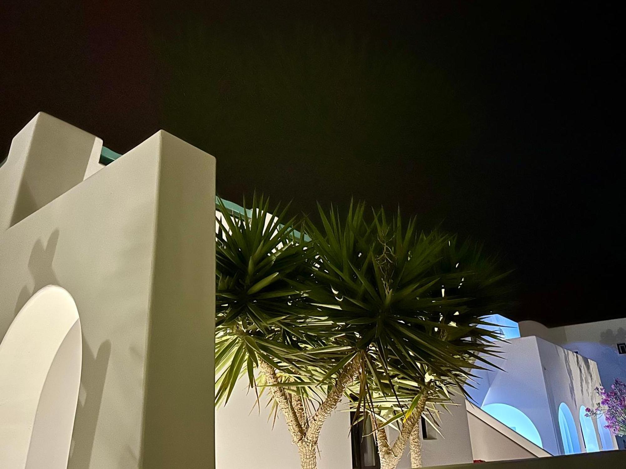 Santorini Miracles Suites, Adults Only Aparthotel *