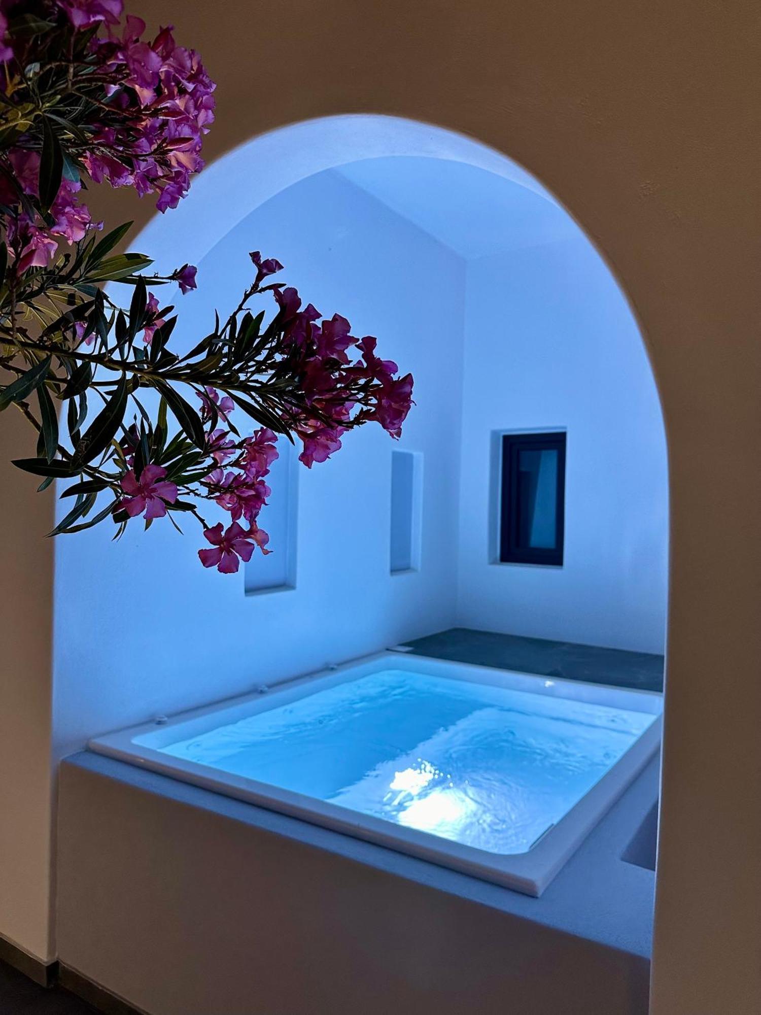 Aparthotel Santorini Miracles Suites, Adults Only Perissa (Santorini)