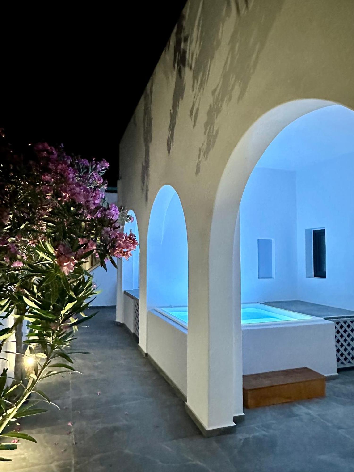 Aparthotel Santorini Miracles Suites, Adults Only *