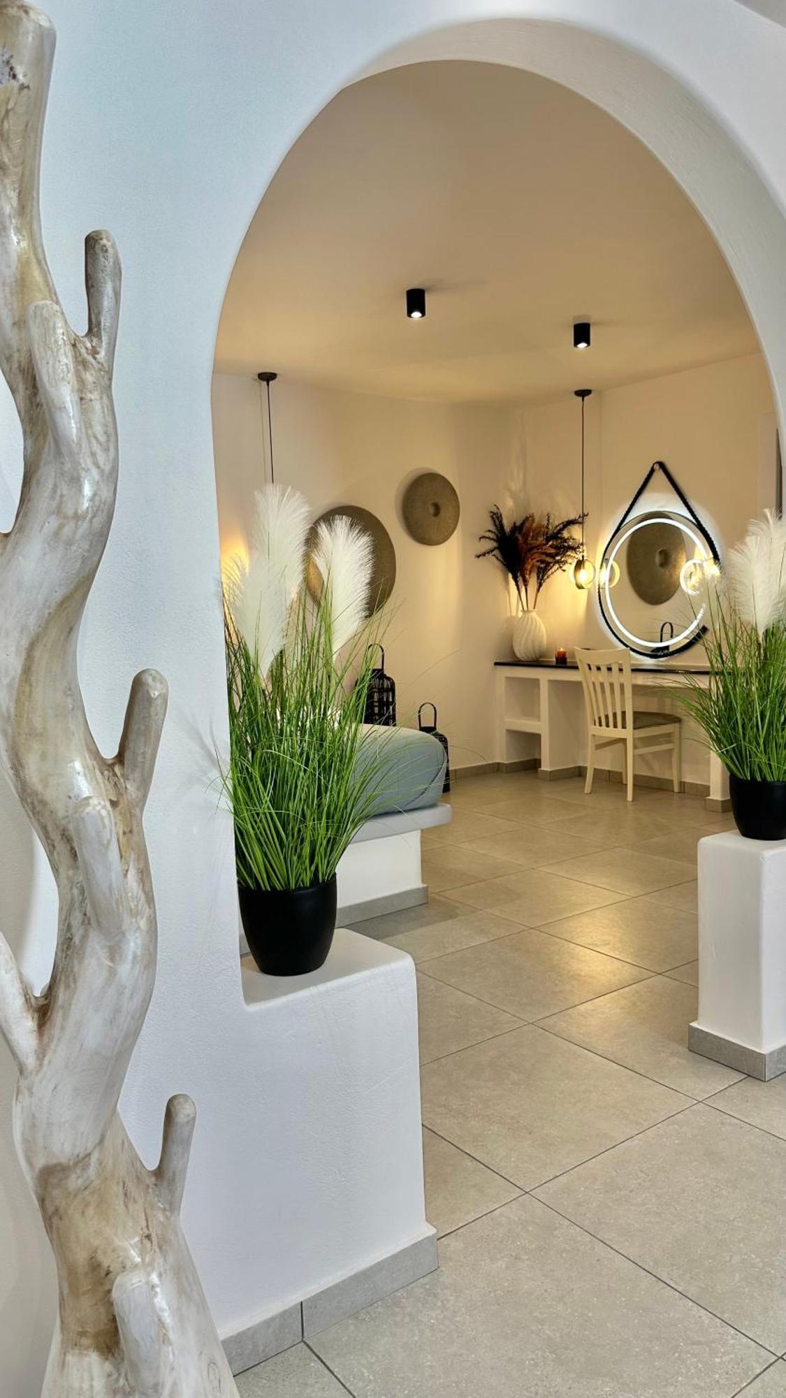 Santorini Miracles Suites, Adults Only Aparthotel