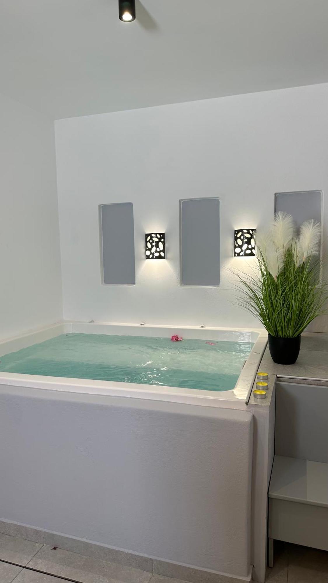 Aparthotel Santorini Miracles Suites, Adults Only