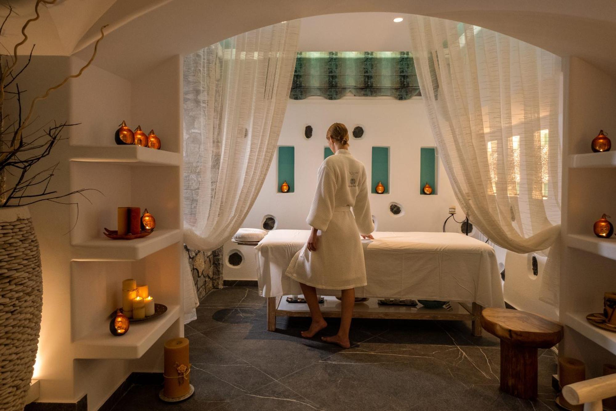 Aparthotel Santorini Miracles Suites, Adults Only