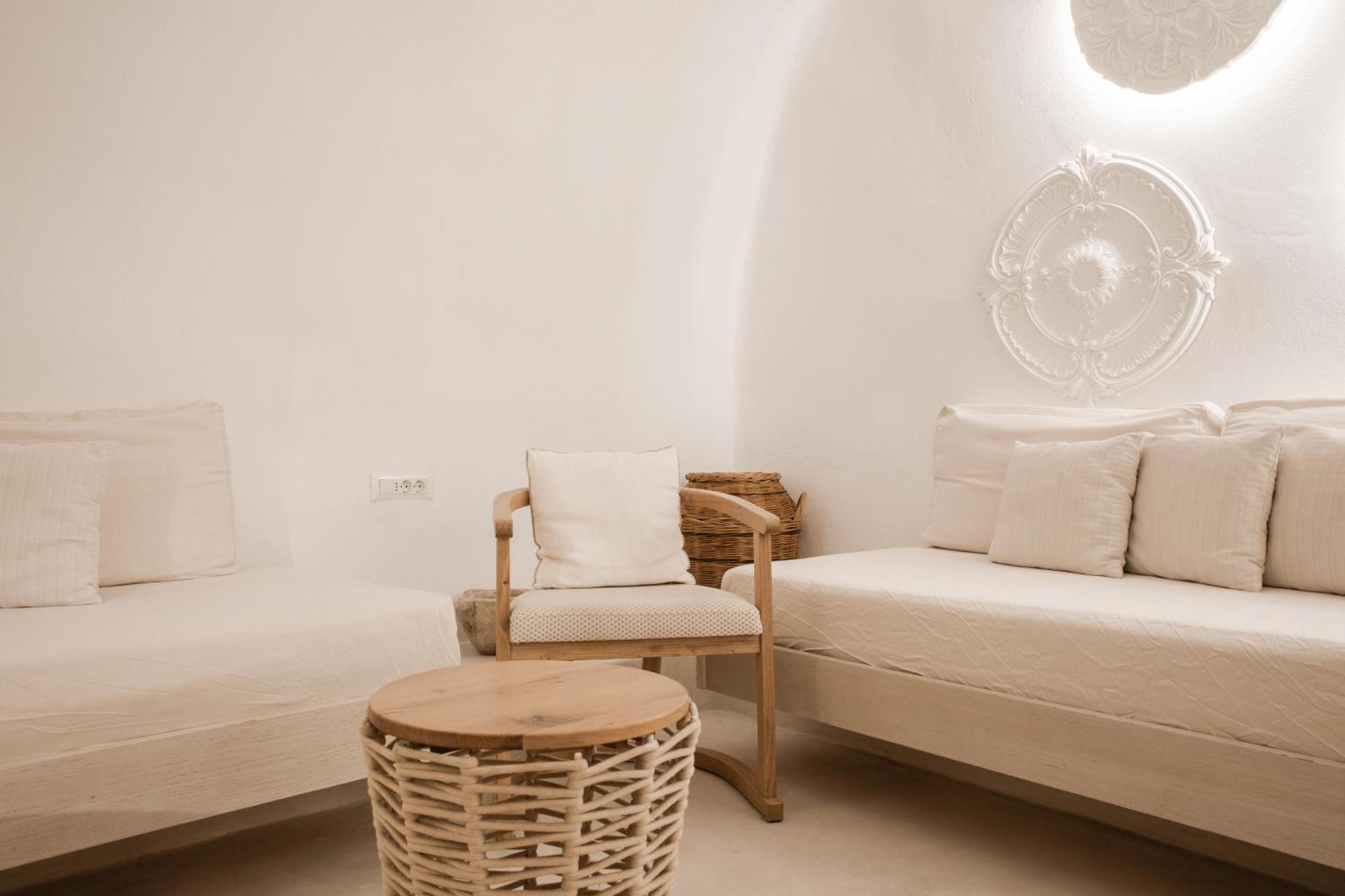 Aperto - Adults Only