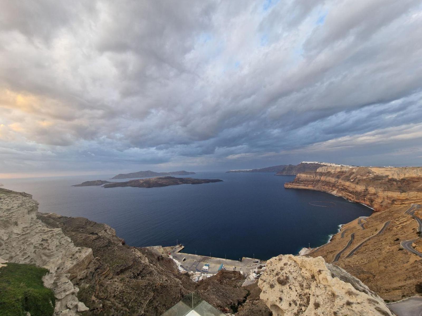 Aparthotel Santorini Ethereal Blue Pýrgos