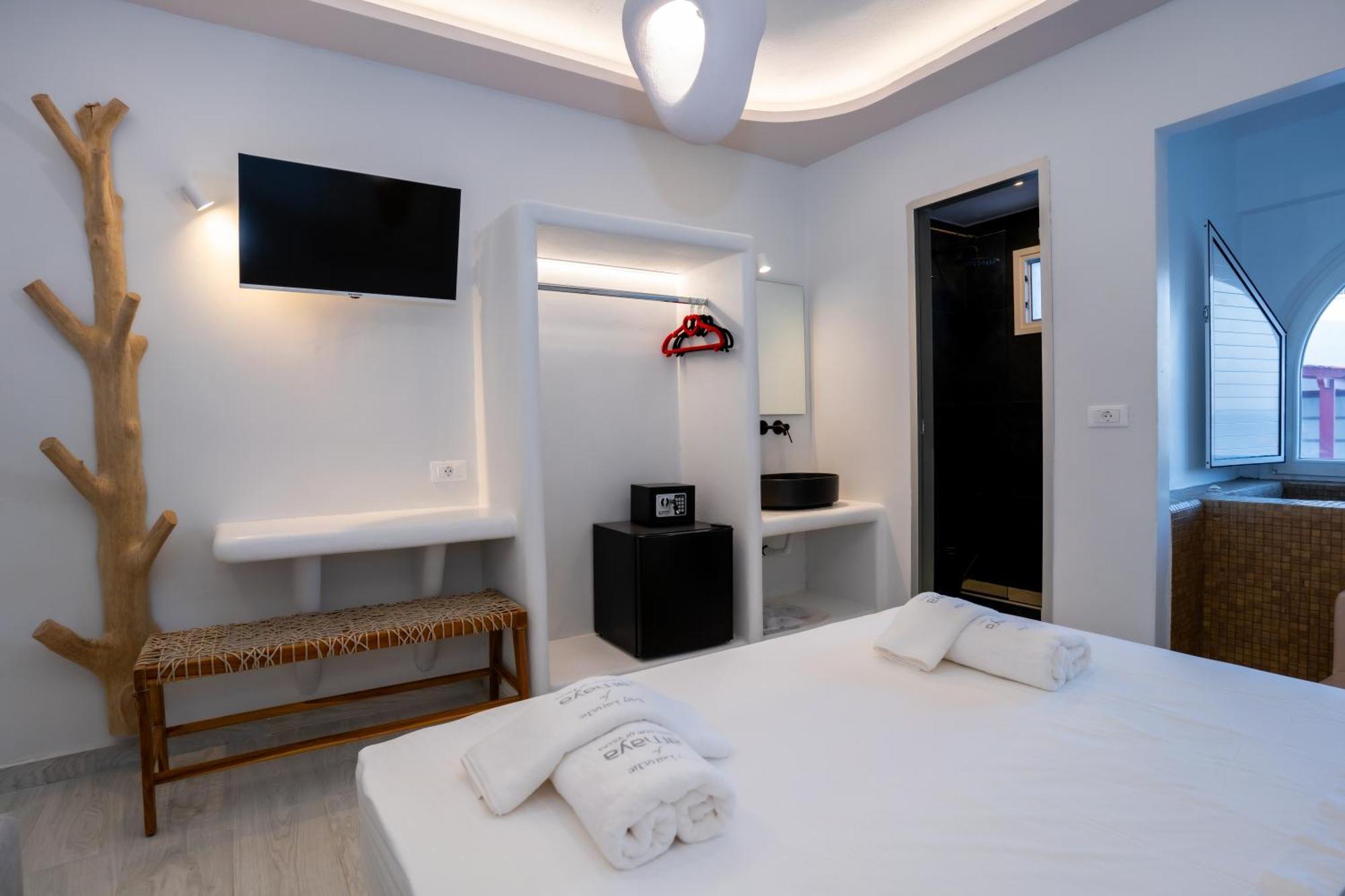 Hotel Zen & Perissa (Santorini)