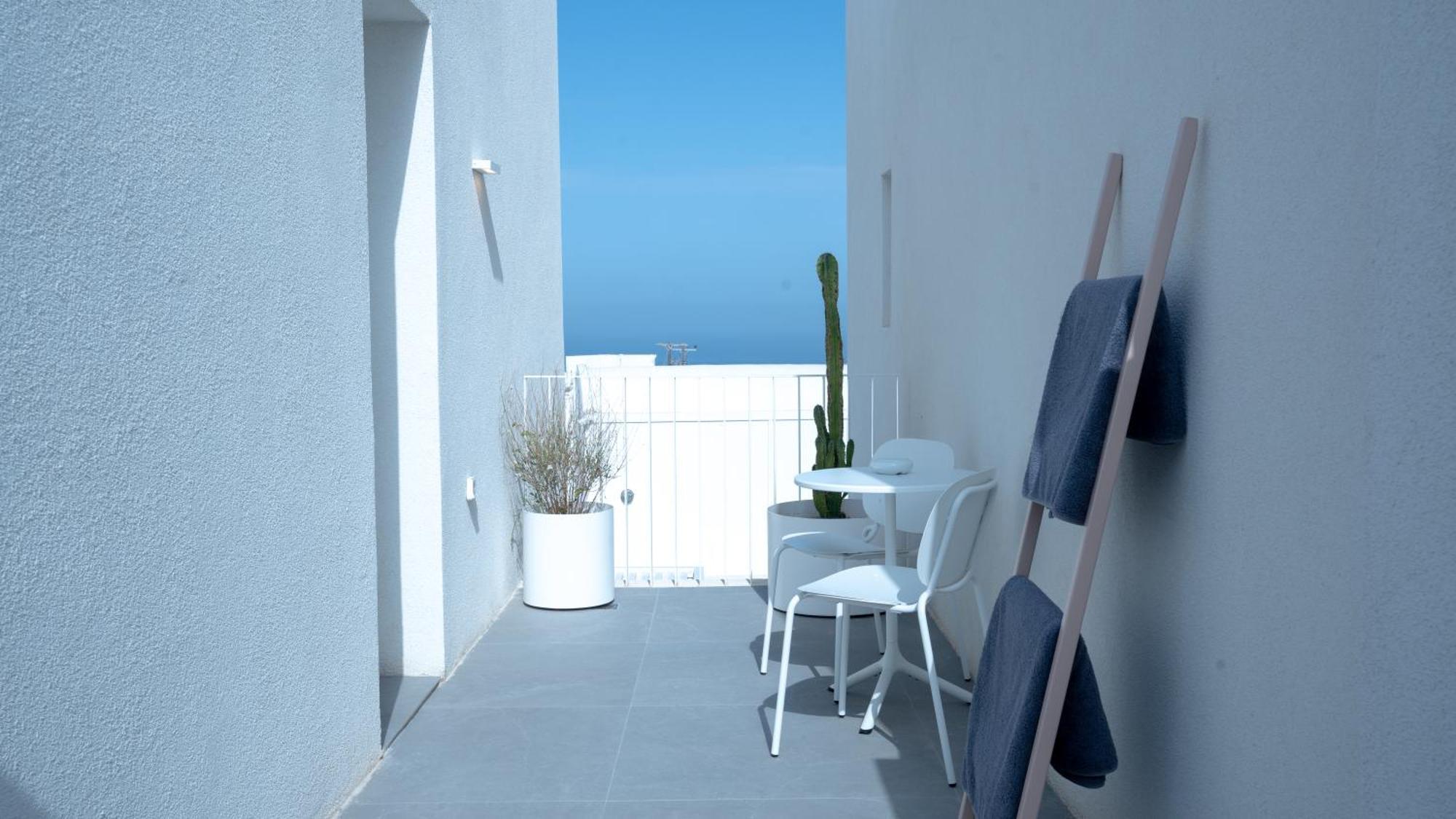 Hotel Neo Fira (Santorini)