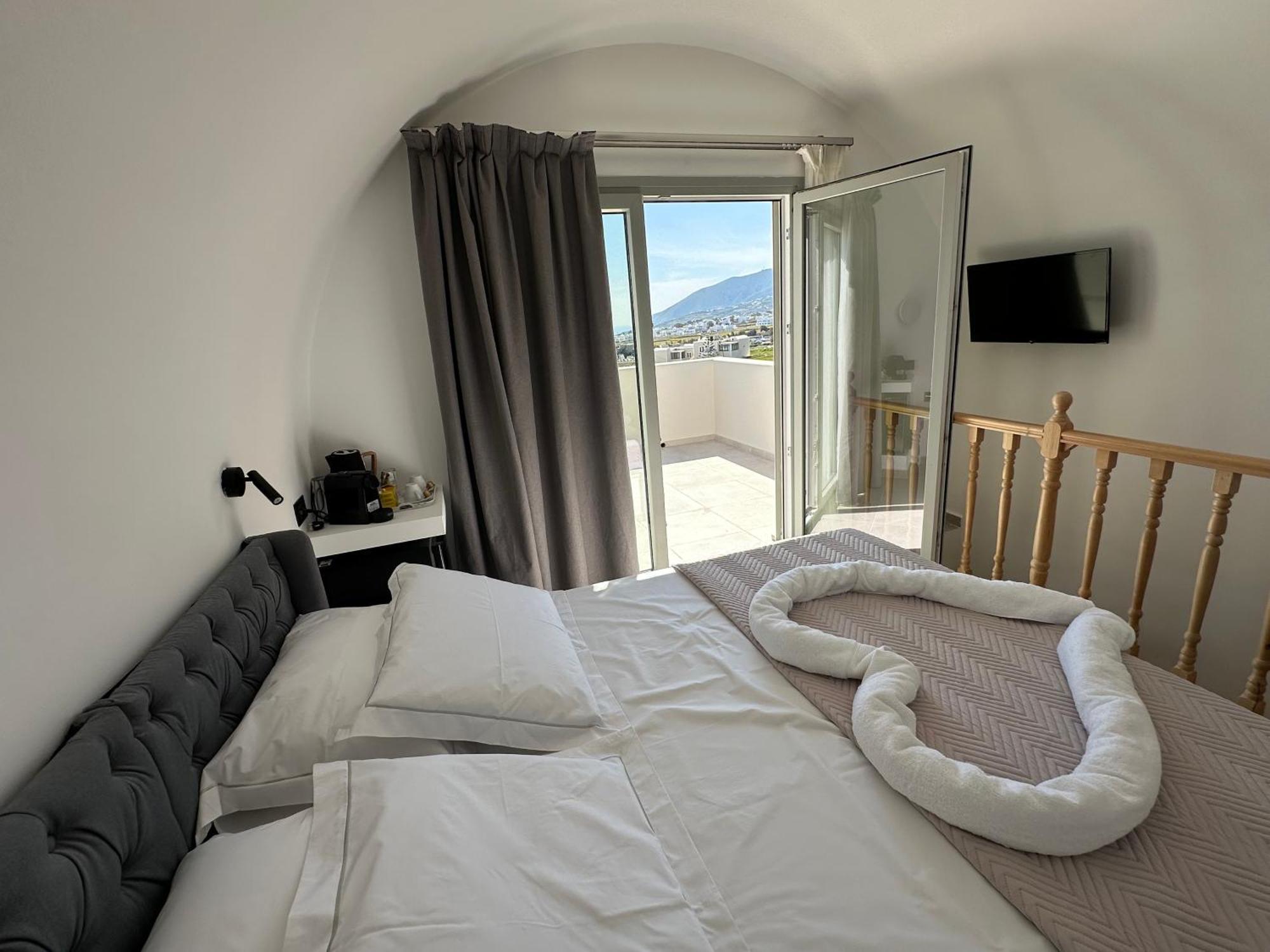 Lovely Hot-l Hotel Fira (Santorini)